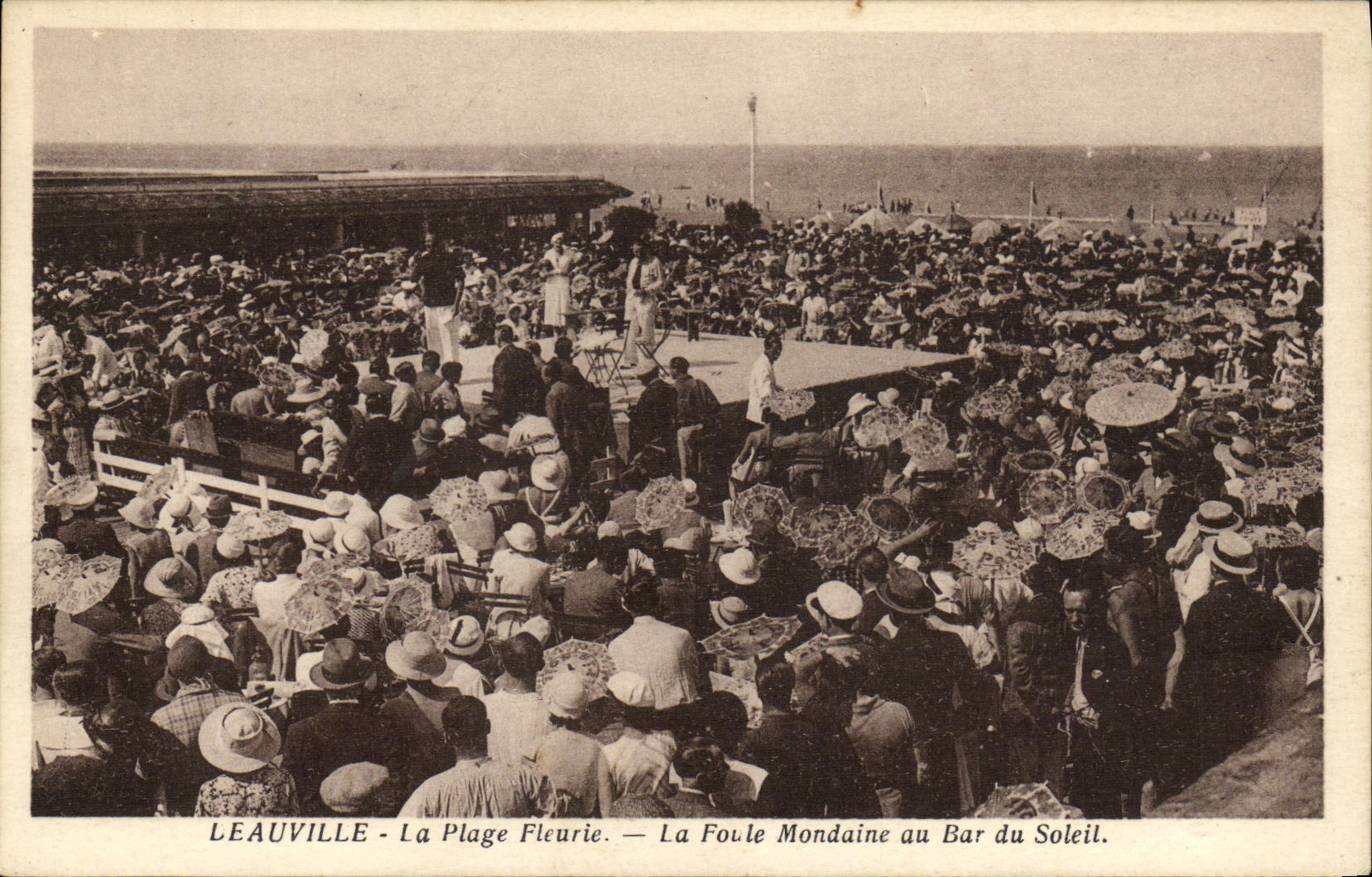 MODERN CARD Deauville Flowered Beach fashionable crowd with the bar of the sun