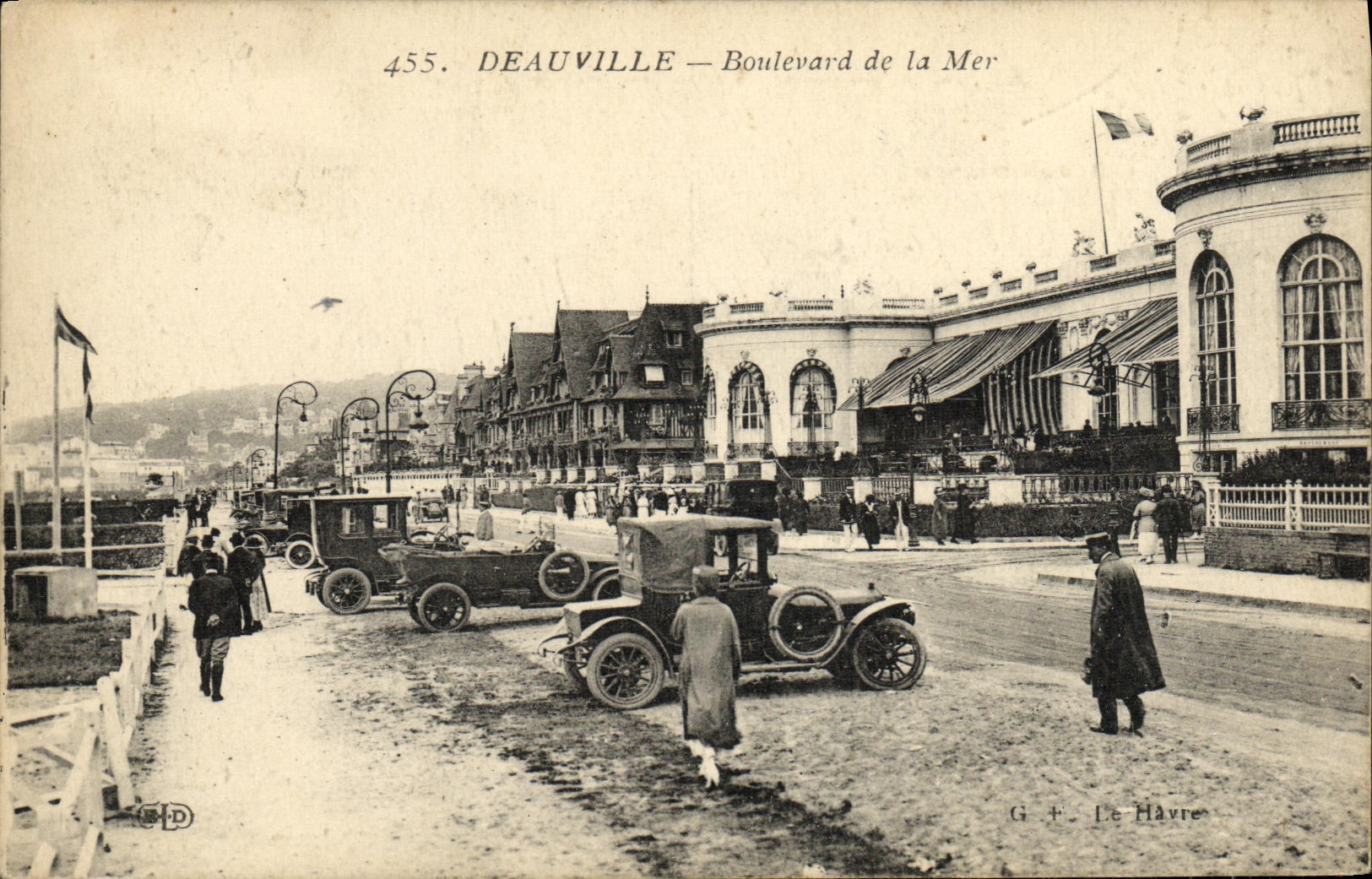 VINTAGE POSTCARD Deauville Boulevard of the Sea Cars