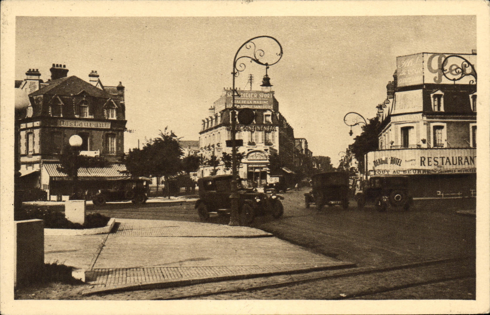 VINTAGE POSTCARD Deauville Which occurred of L Desired Hippodrome and Street Hoc