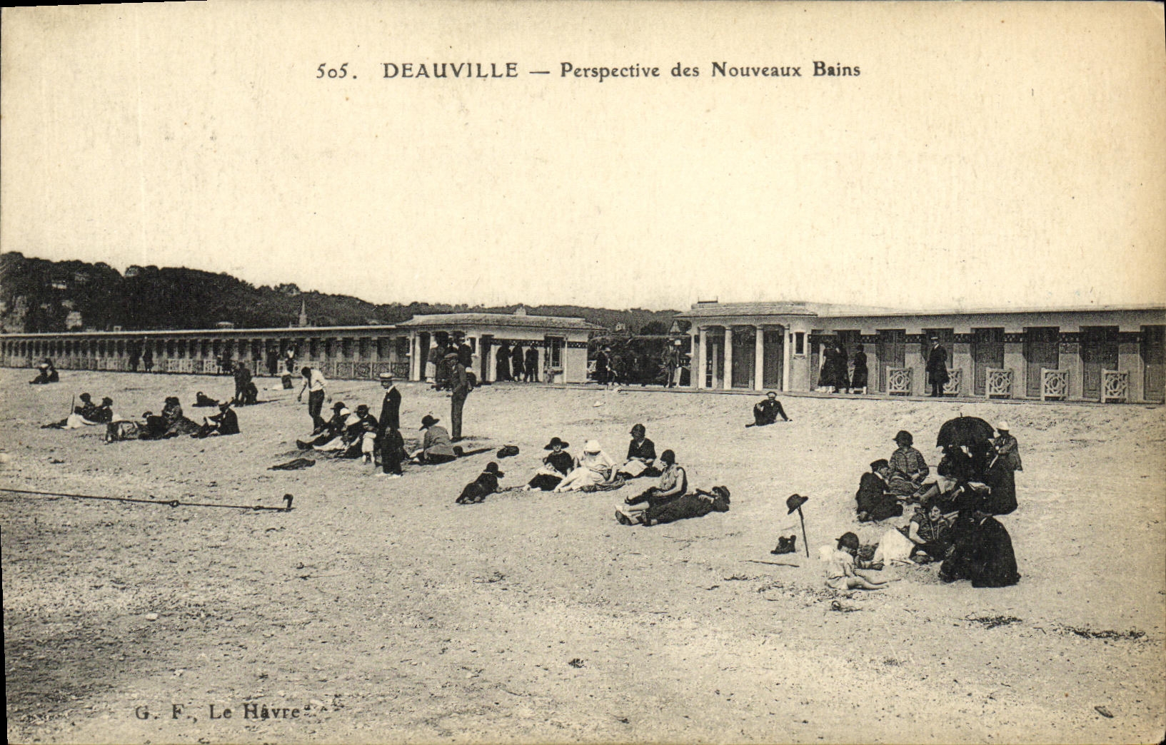 CPA Deauville Perspective Des Nouveaux Bains