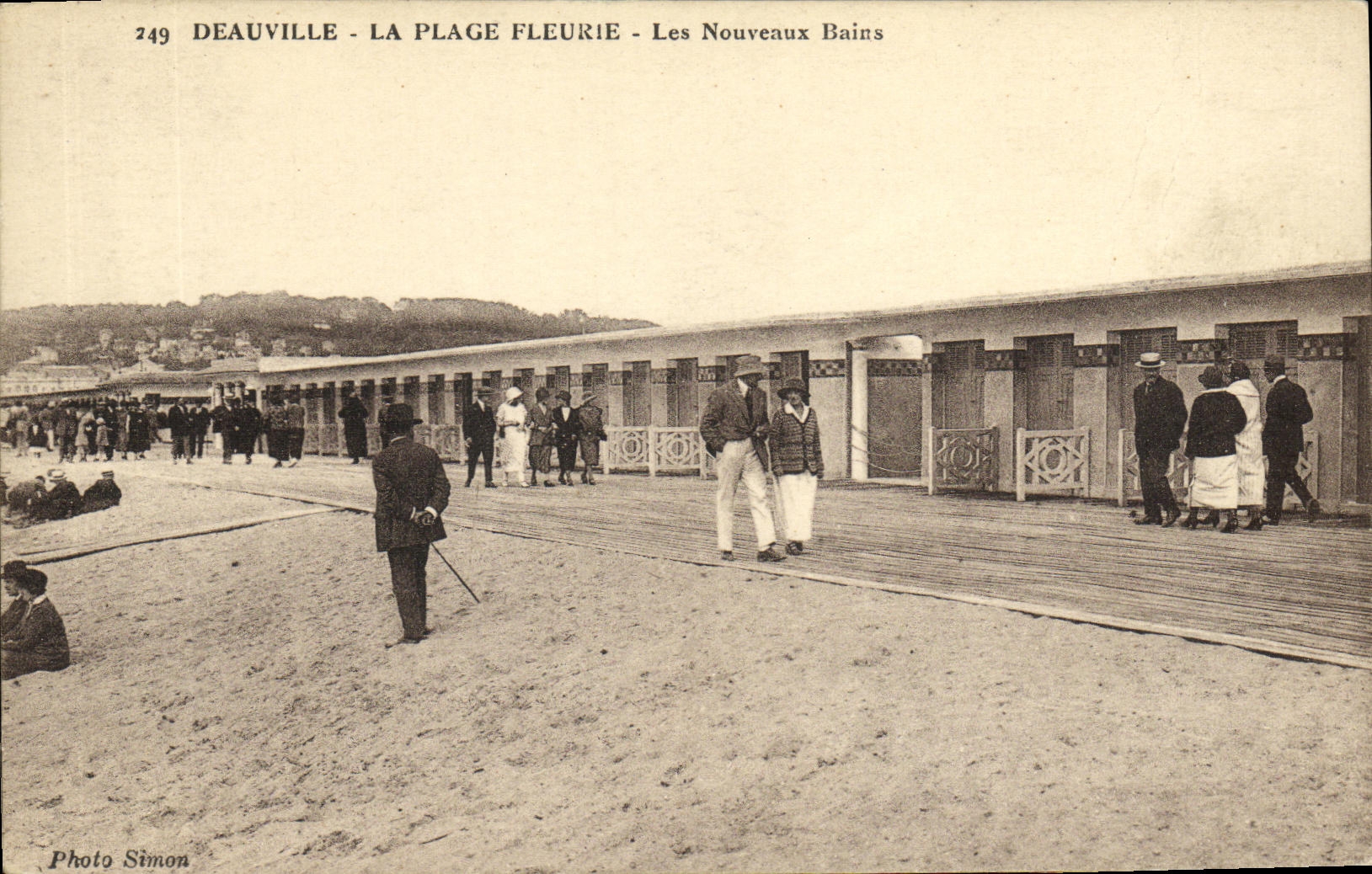 CPA Deauville Plage Fleurie Les Nouveaux Bains