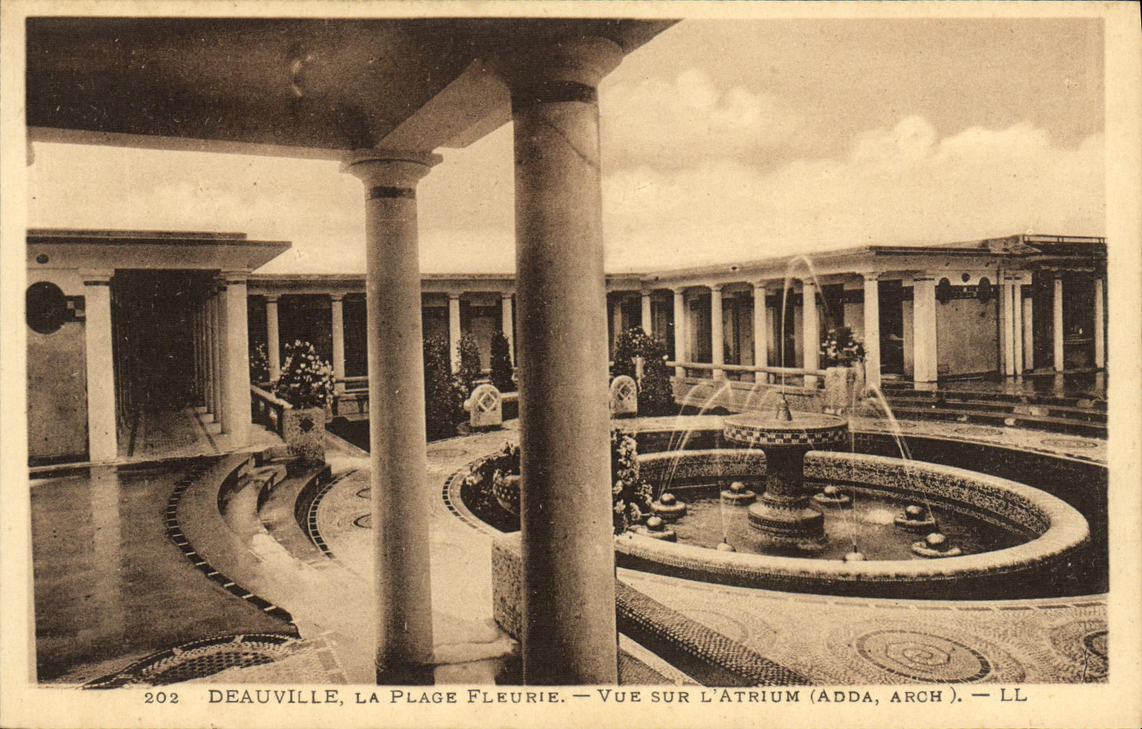 CPA Deauville Plage Fleurie Vue Sur L Atrium