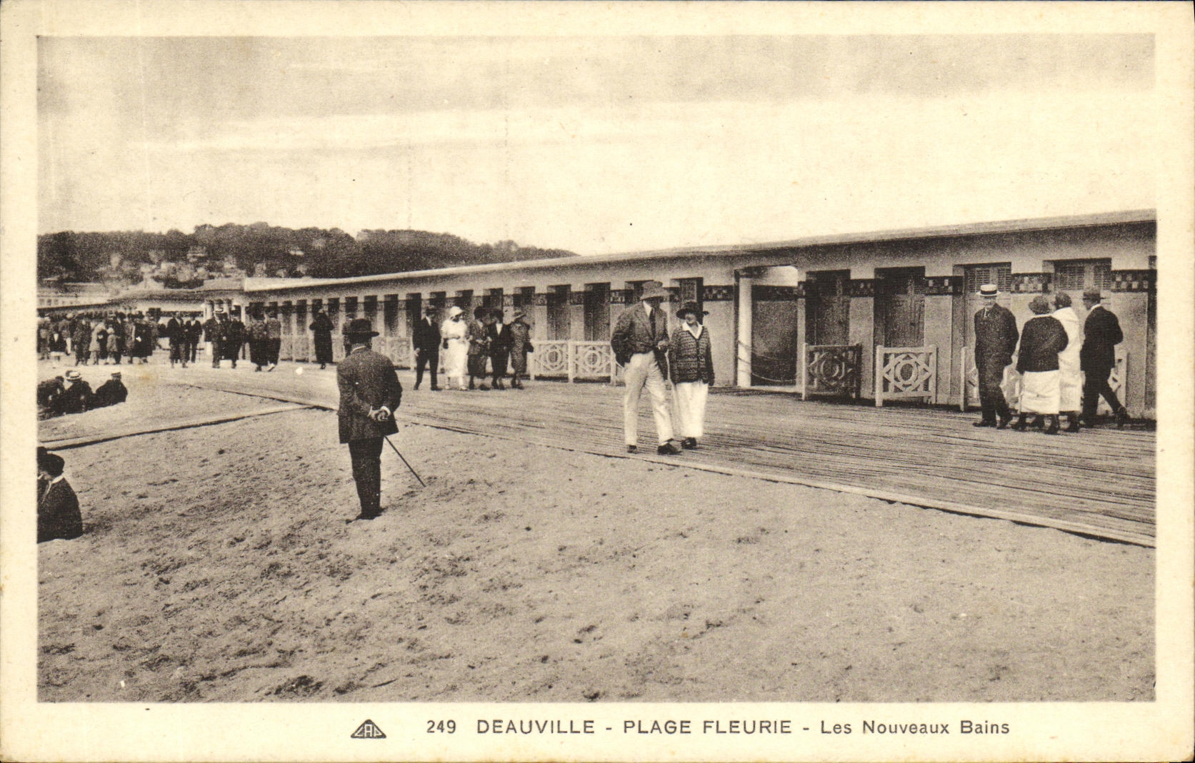 CPA Deauville Plage Fleurie Les Nouveaux Bains