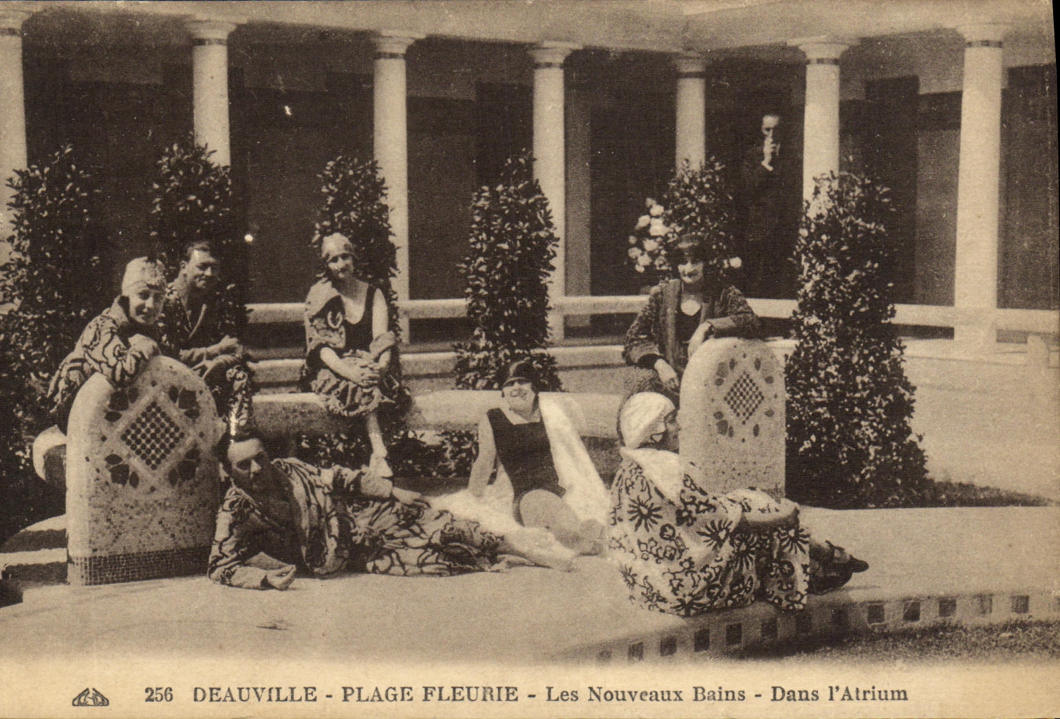 CPA Deauville Plage Fleurie Les Nouveaux Bains L Atrium
