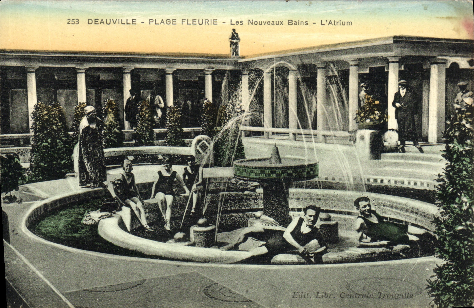 CPA Deauville Plage Fleurie les Nouveaux Bains L Atrium