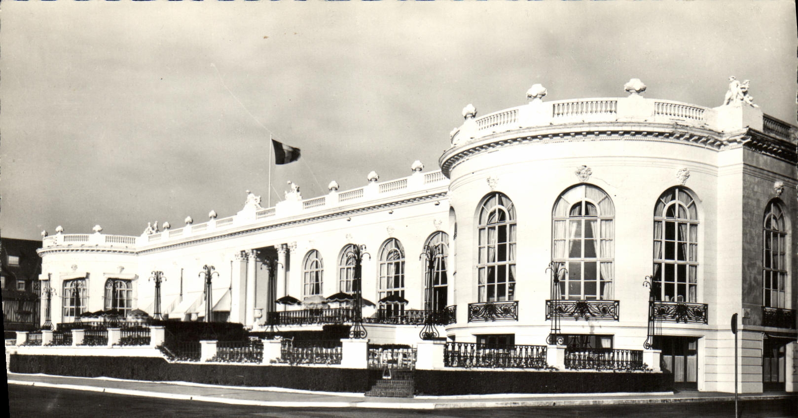CPA Deauville Plage Fleurie Le Casino