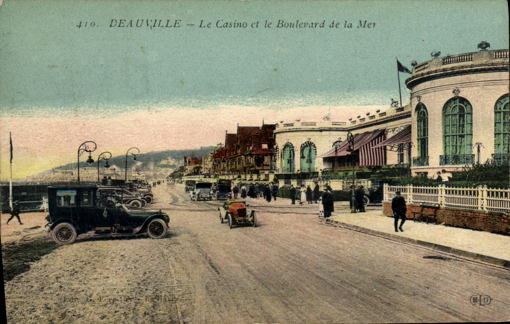 CPA Deauville Le Casino et le Boulevard de la Mer
