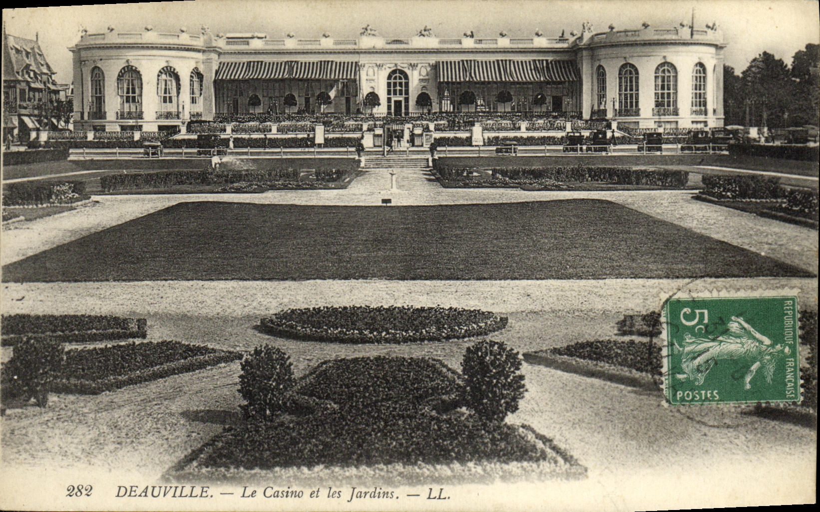 CPA Deauville Le Casino et les Jardins