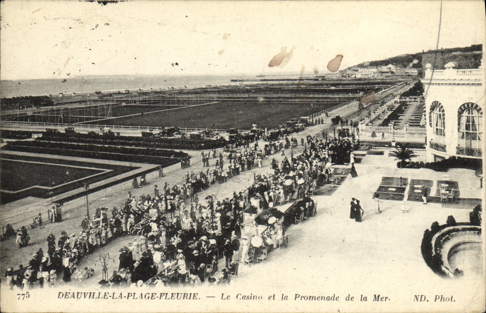 CPA Deauville La Plage Fleurie Le Casino et la promenade de la mer