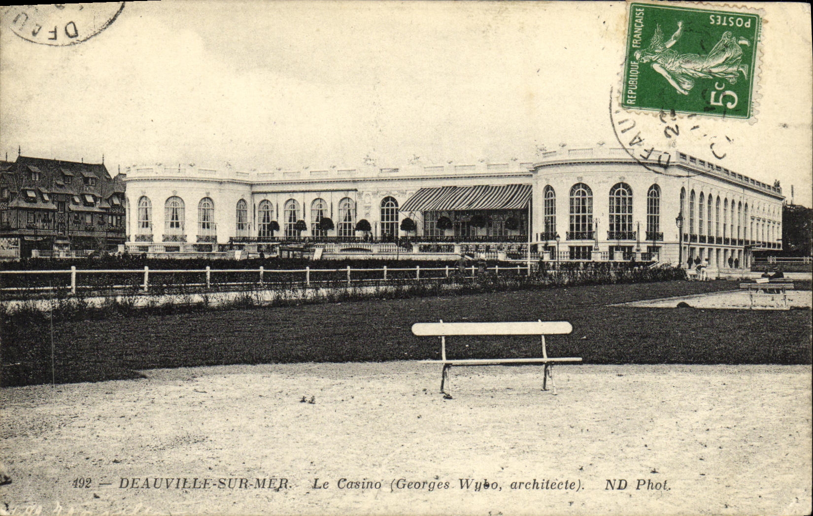CPA Deauville La Plage Fleurie Le Casino