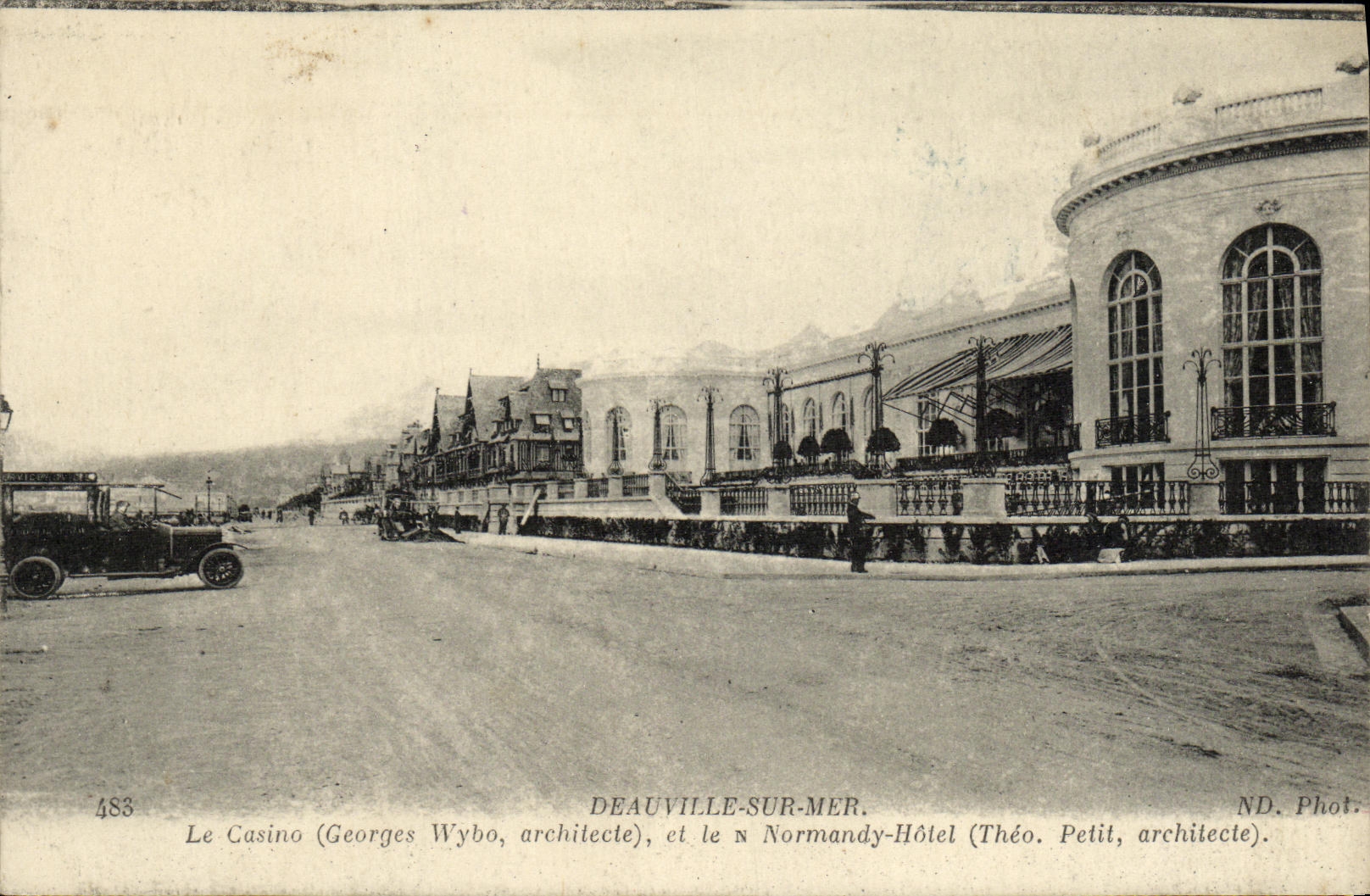 CPA Deauville La Plage Fleurie Le Casino et le Normandy Hotel