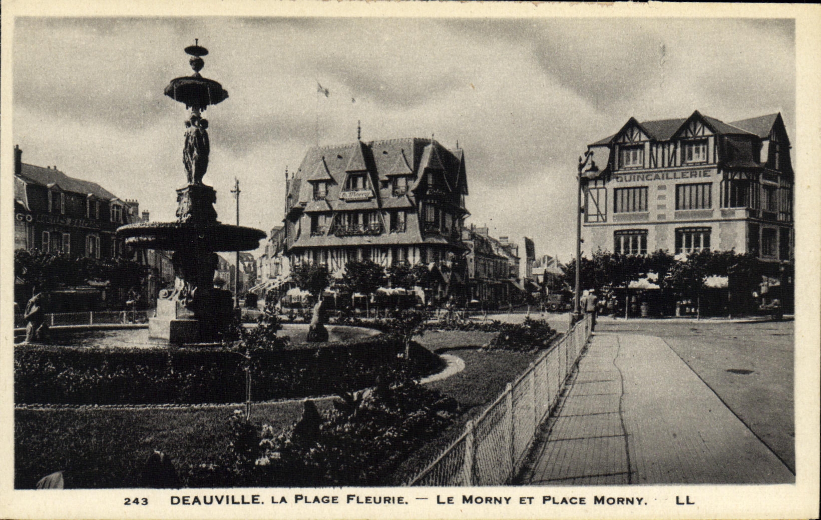 CPA Deauville La Plage Fleurie Le Morny et Place Morny