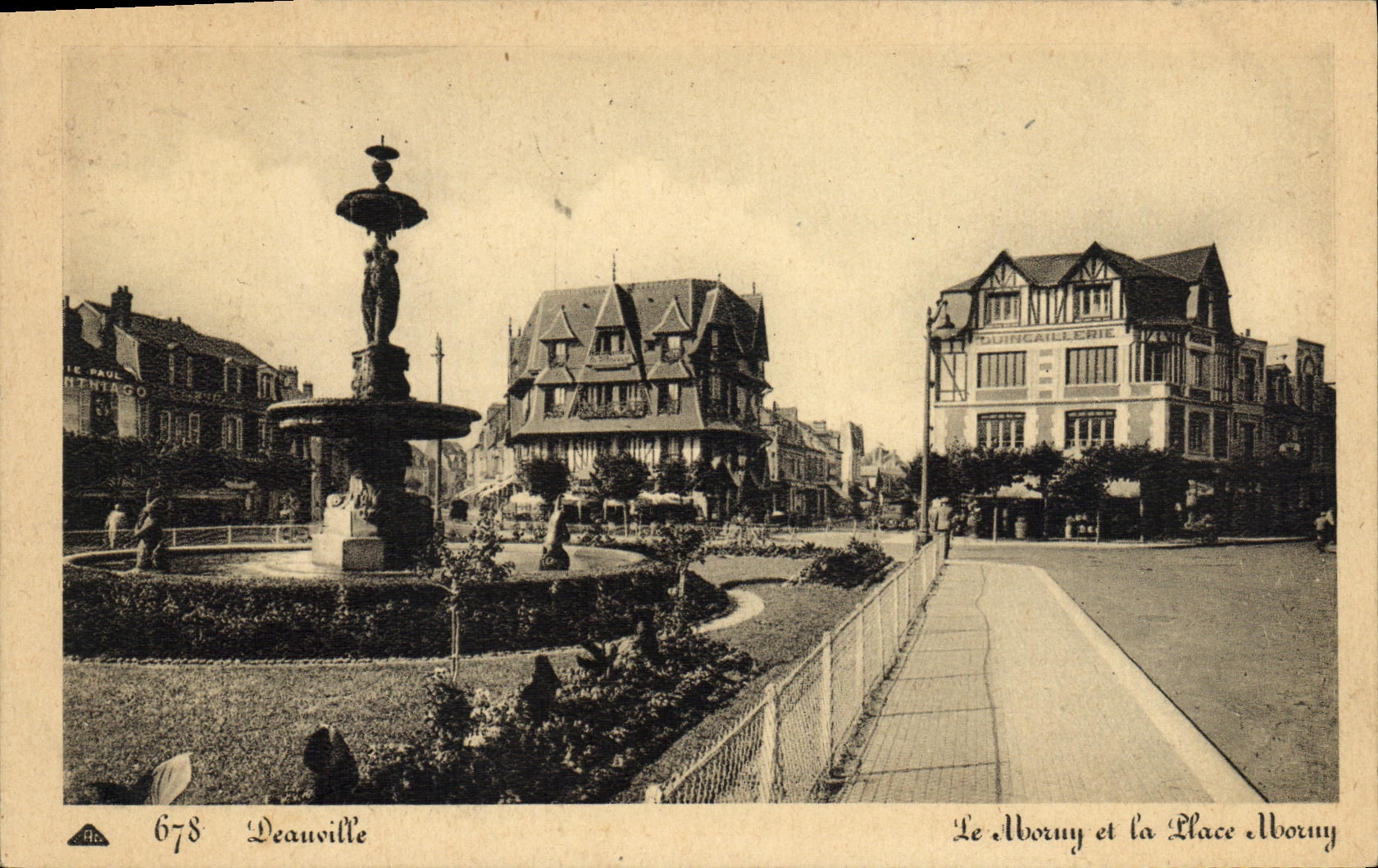 CPA Deauville La Plage Fleurie Place et Hotel Morny