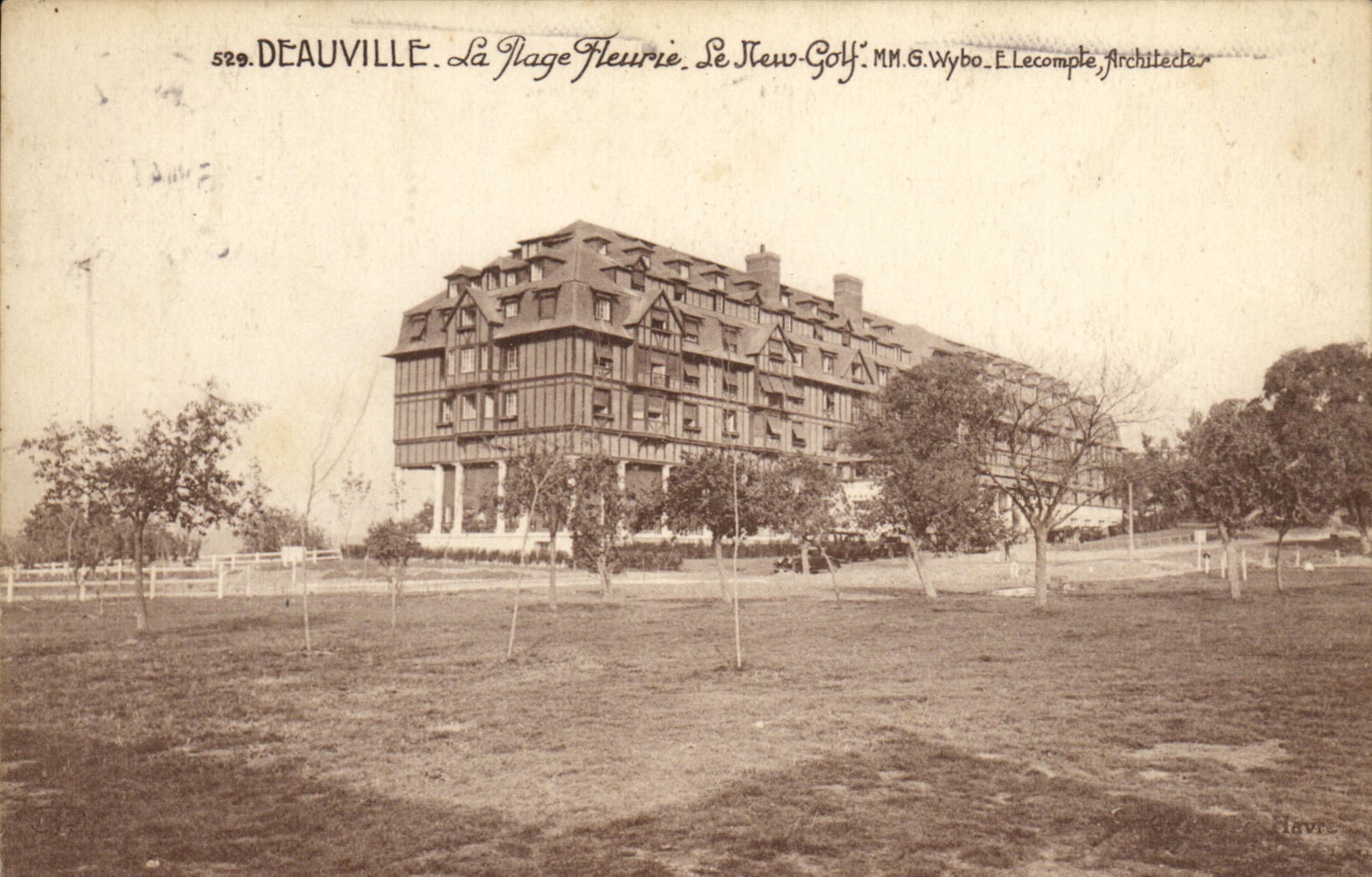 CPA Deauville La Plage Fleurie Le New Golf