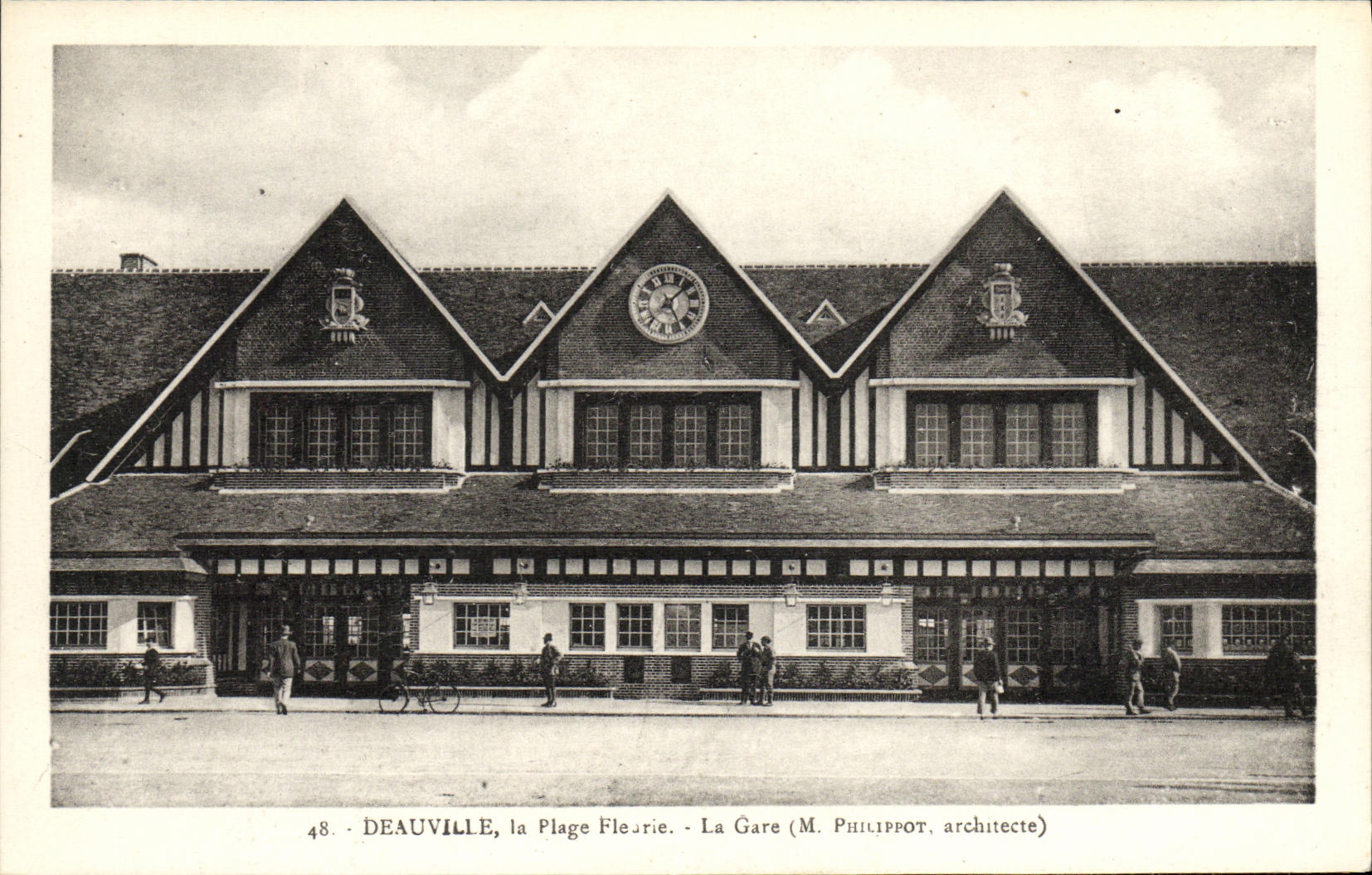 CPA Deauville la Plage Fleurie La Gare