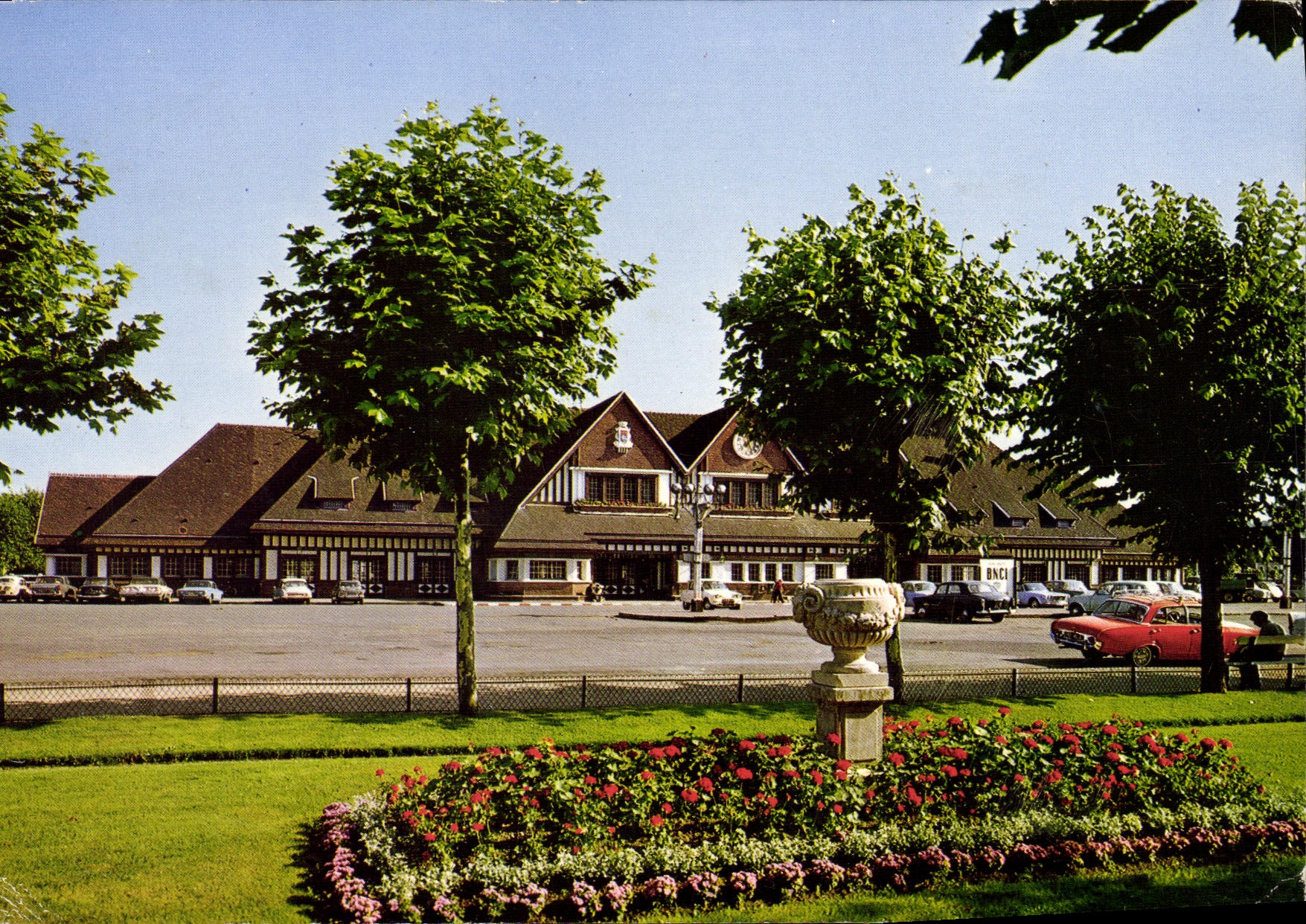 CPM Deauville Trouville La Gare 