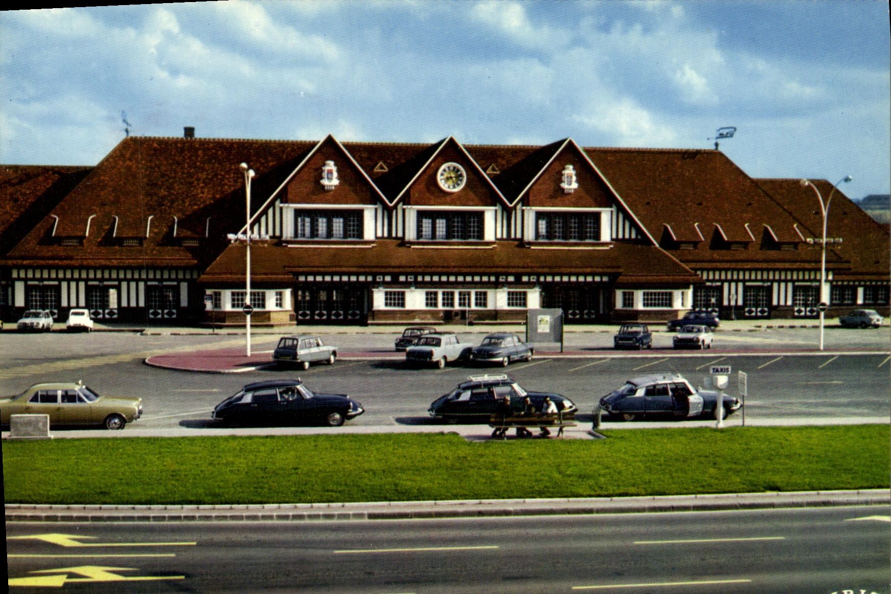 CPM Deauville La Gare