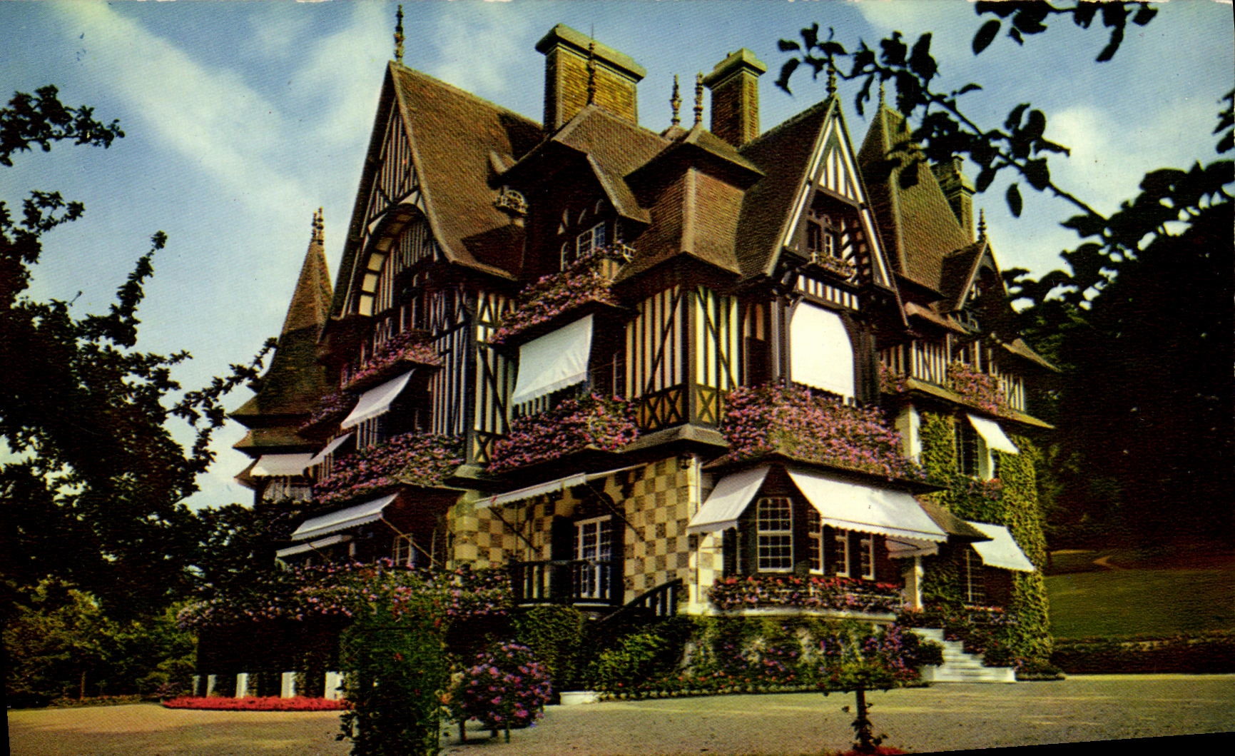 CPM Deauville La Plage Fleurie La ferme du coteau