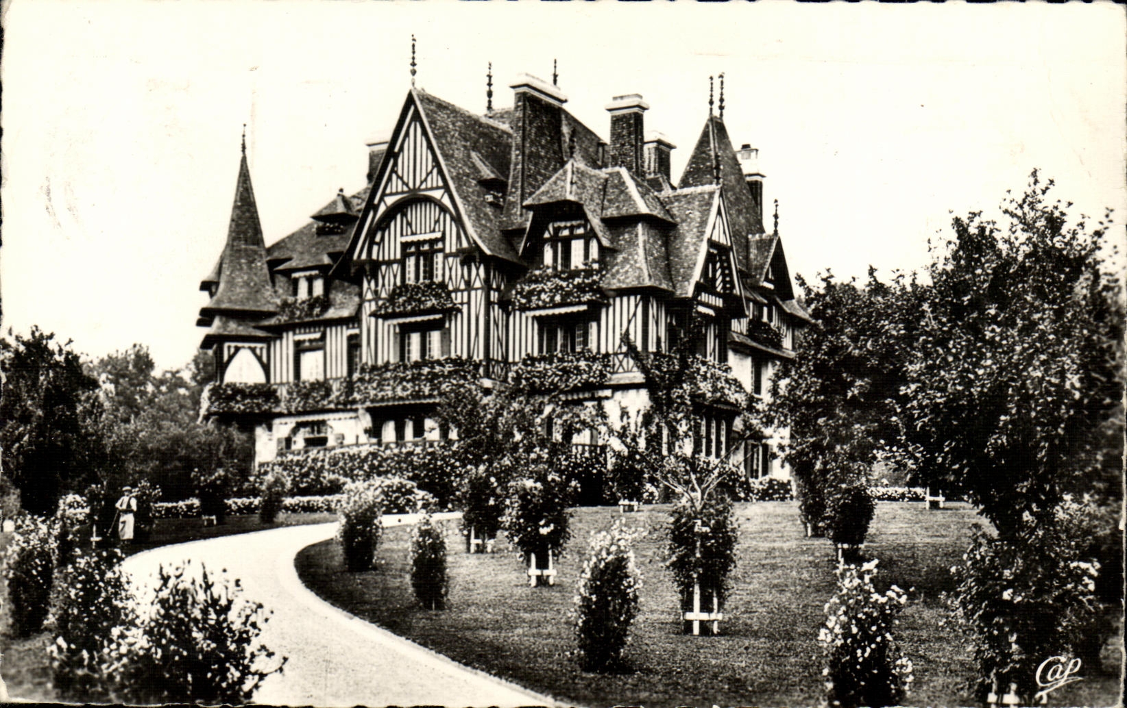 CPM Deauville La Plage Fleurie La ferme du coteau
