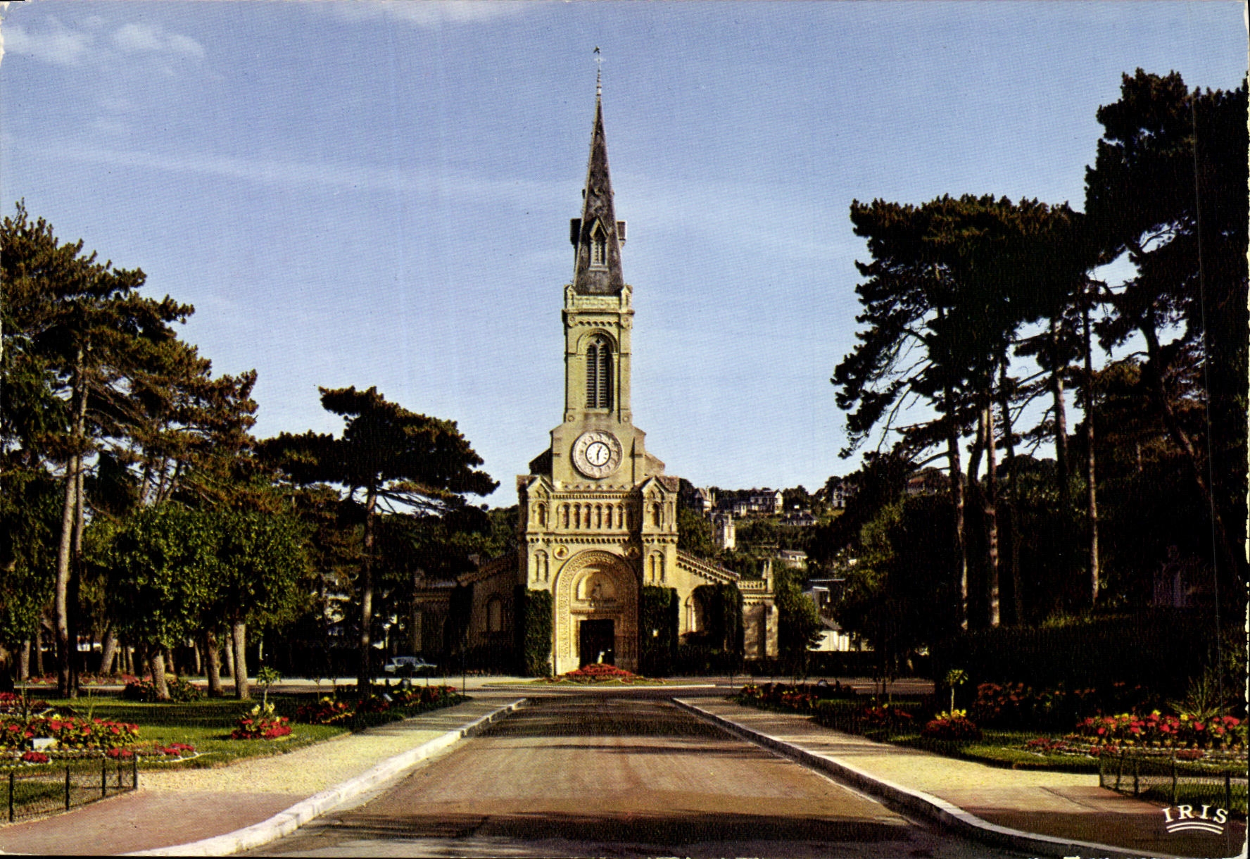 CPM Deauville L Eglise St Augustin