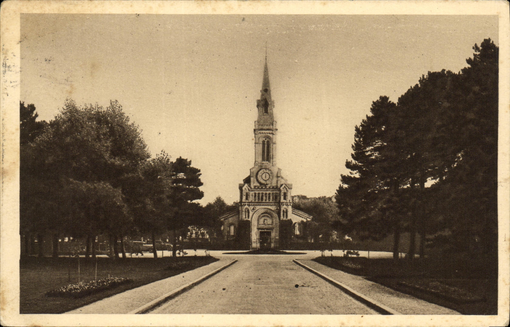 CPA Deauville L Eglise 