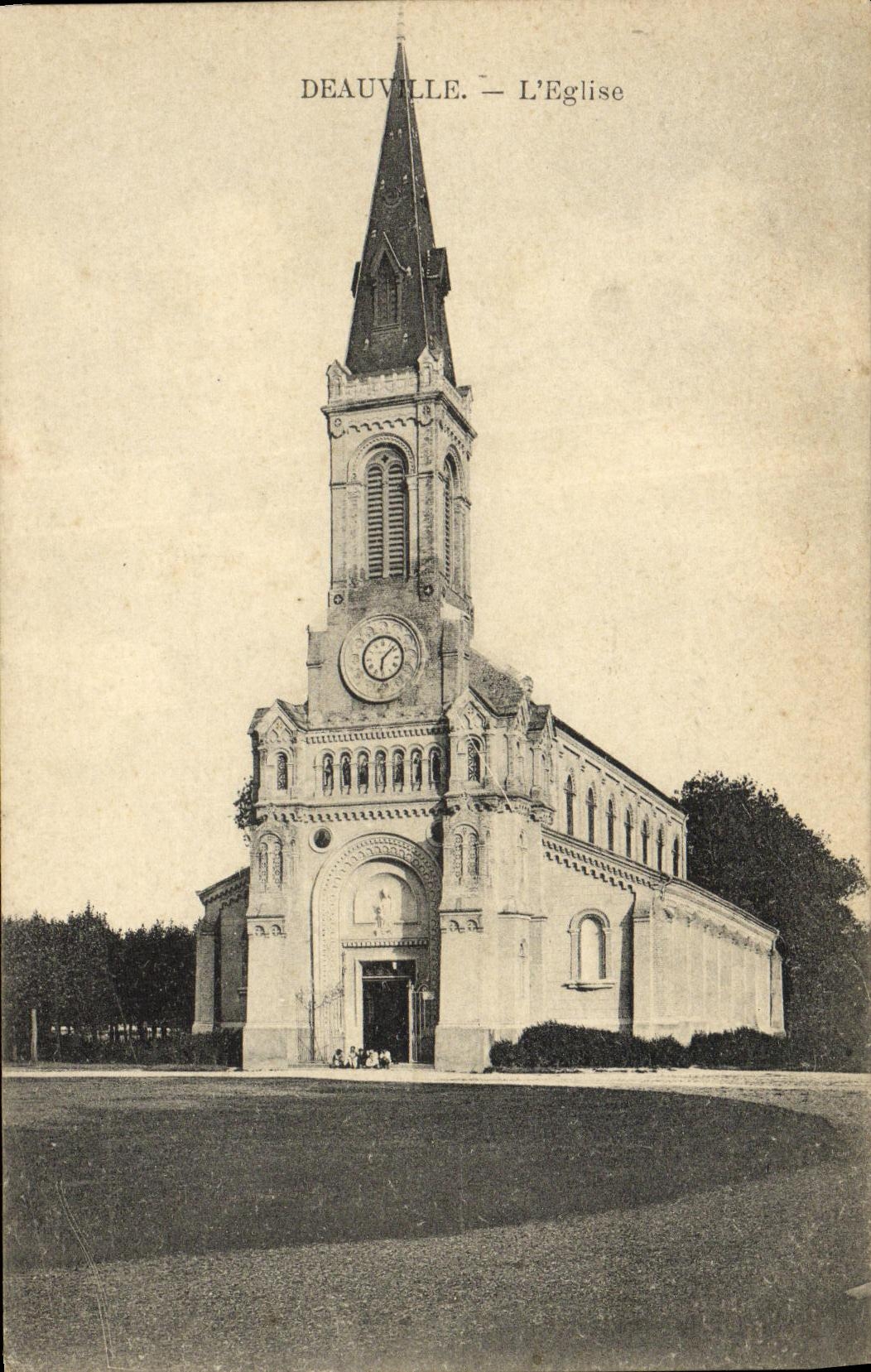 CPA Deauville L Eglise 