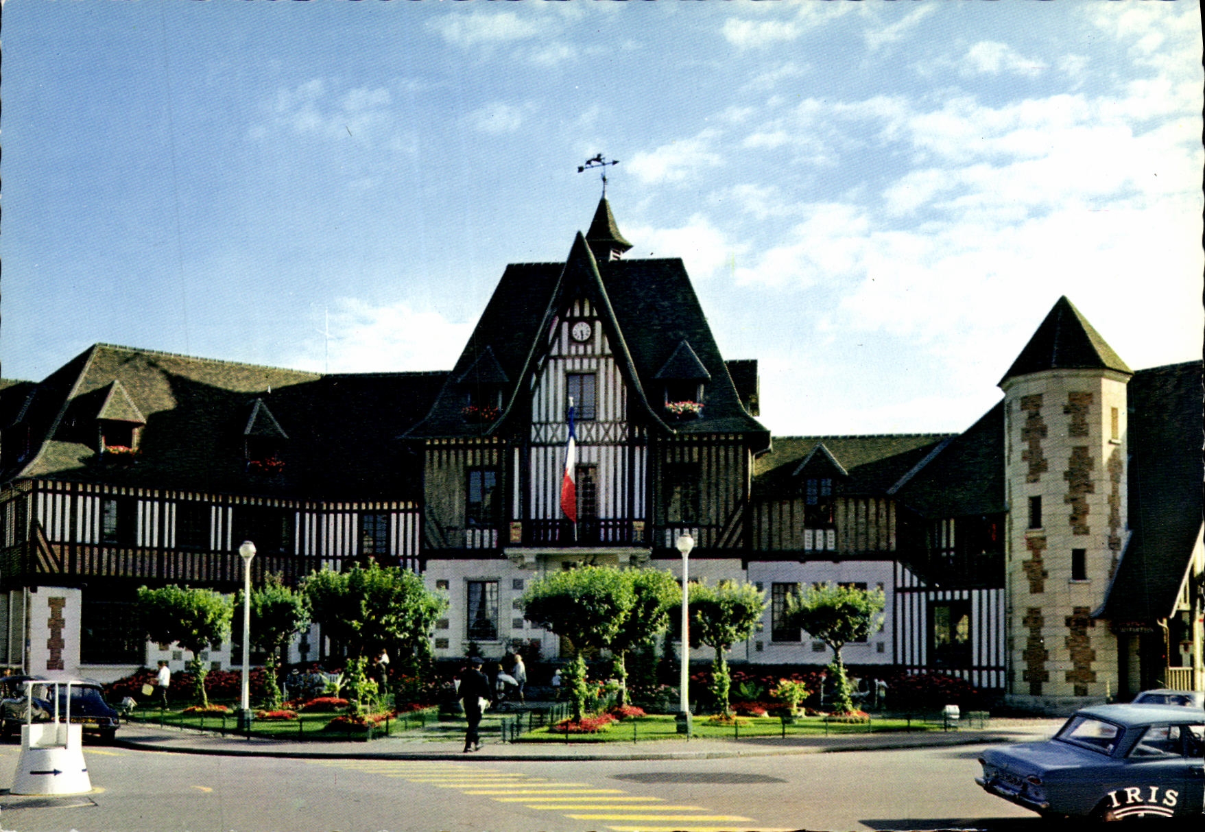 MODERN CARD Deauville Beach Fieurie L Town hall