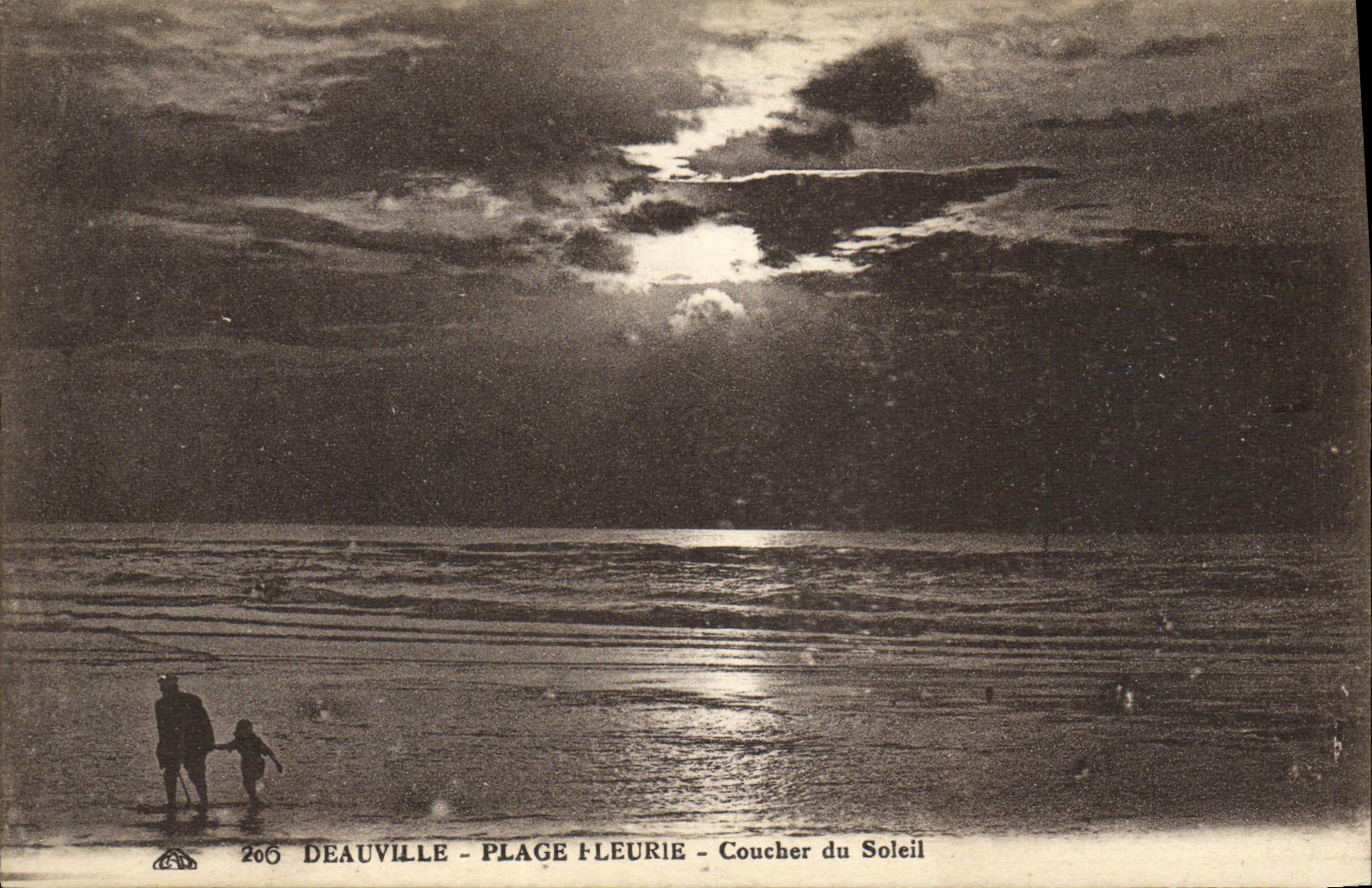 CPA Deauville La Plage Fleurie Coucher du Soleil