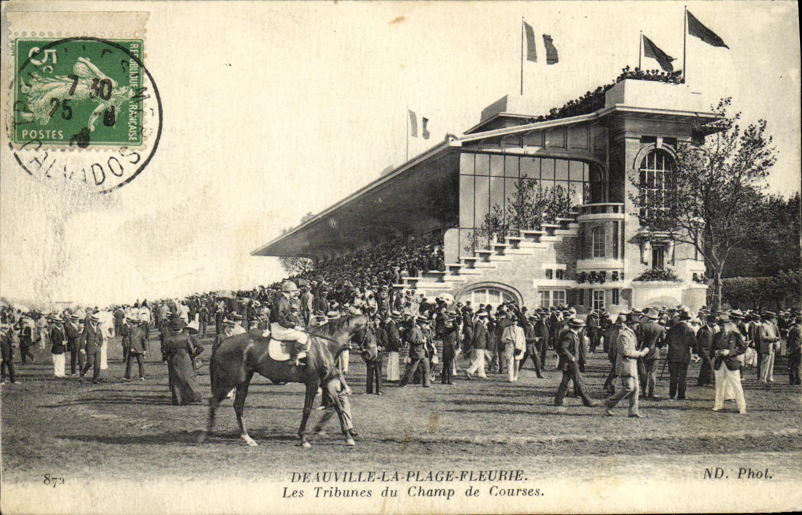 CPA Deauville La plage Fleurie Les tribunes du champ de courses Hippisme Chevaux