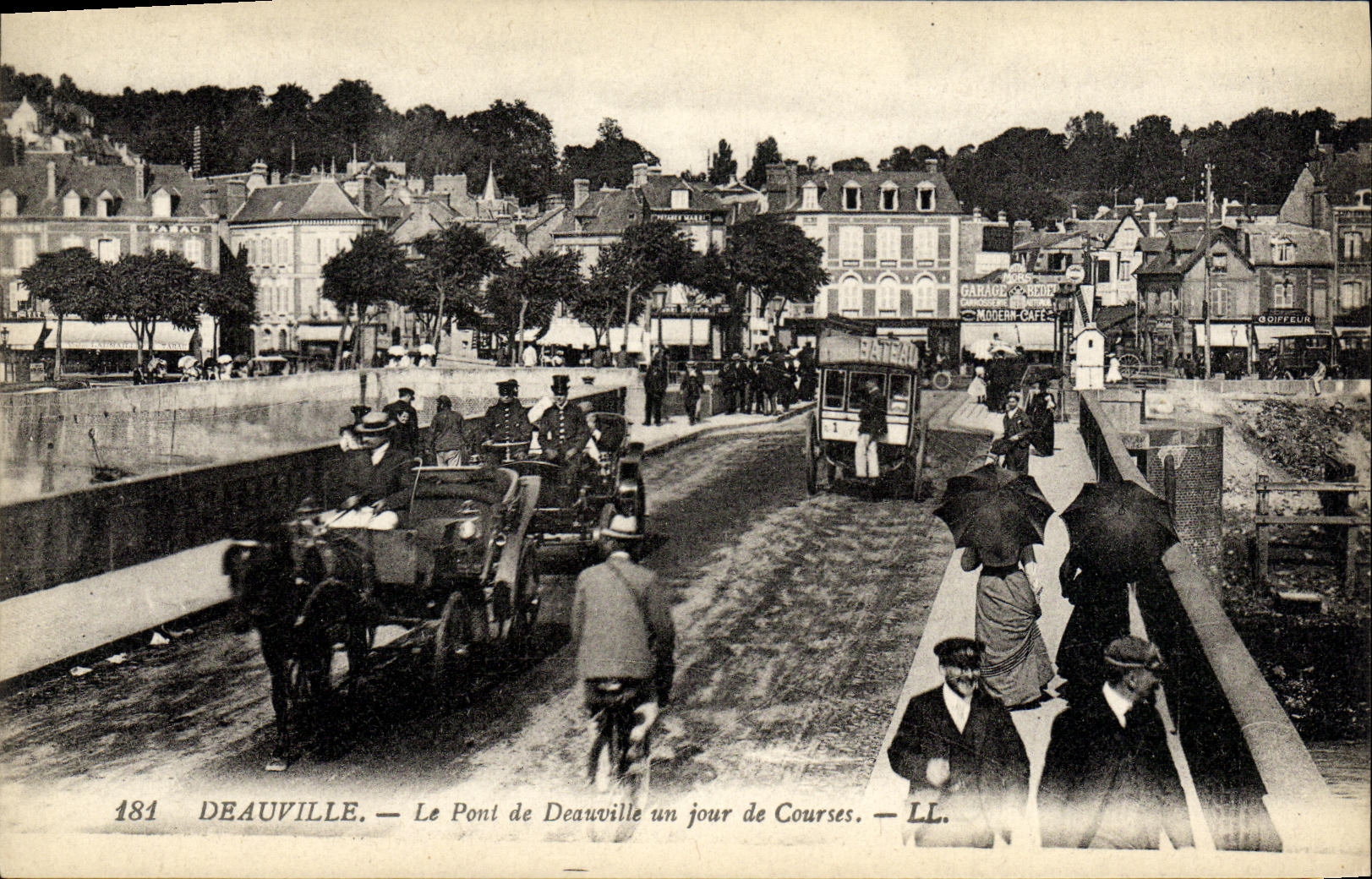 VINTAGE POSTCARD Deauville the Bridge Deauville one day of races Hippisme Horses