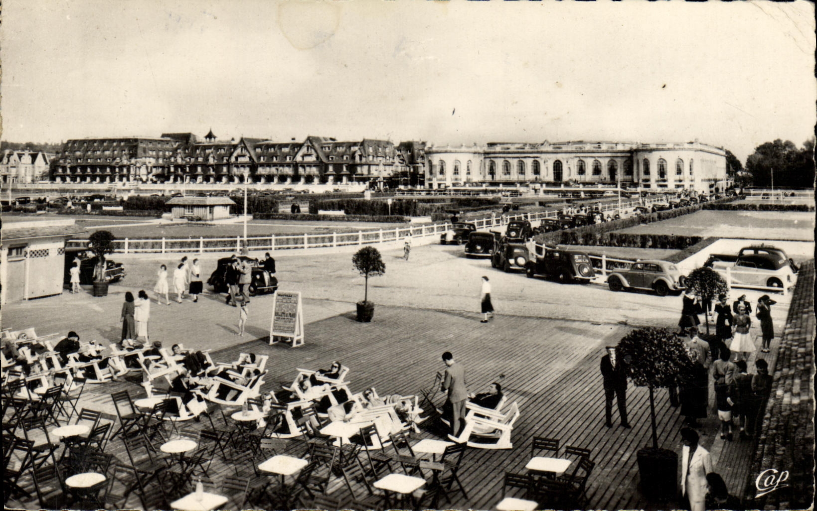 CPA Deauville Plage Fleuries Le Normandy L Hotel 