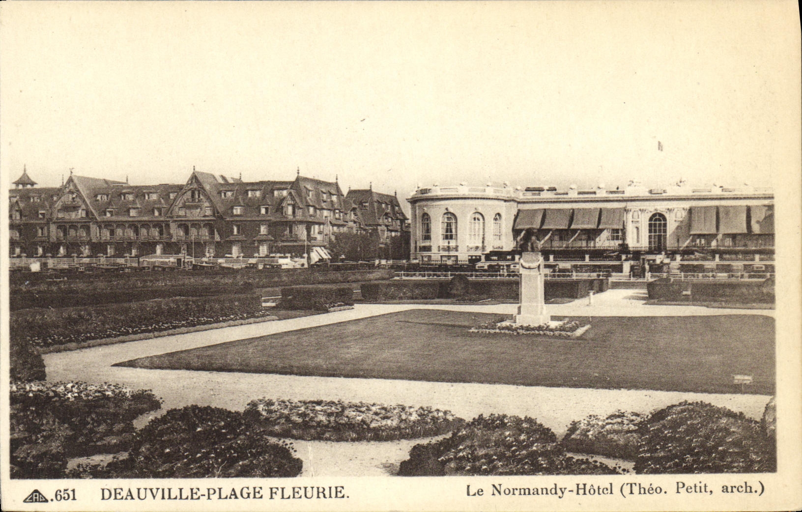 CPA Deauville Plage Fleurie Le Normandy Hotel