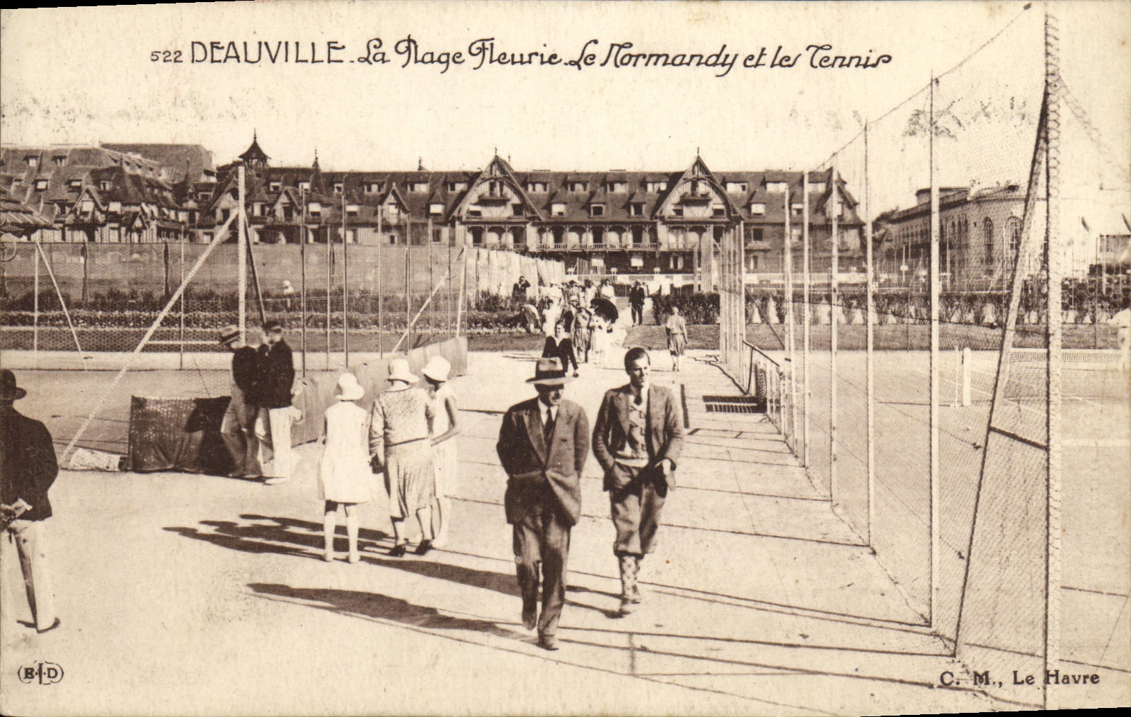 El hotel de Deauville Normandia de la POSTAL de la VENDIMIA florecio la playa Normandia y el tenis