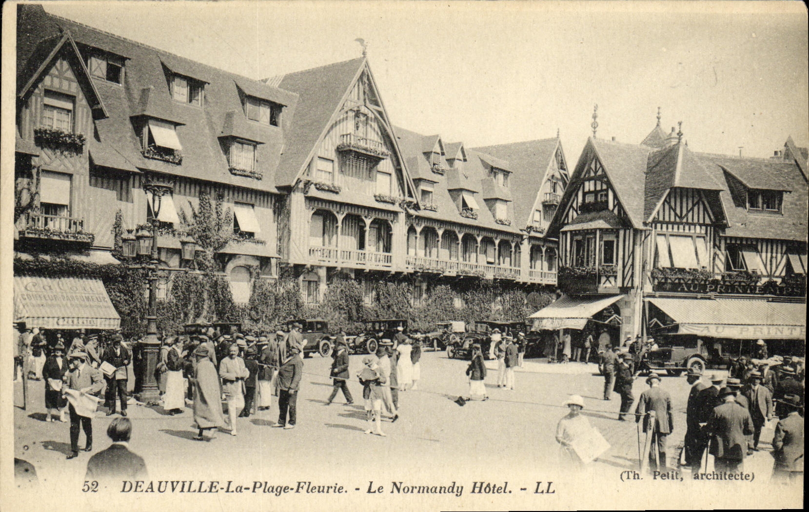 CPA Deauville la Plage Fleurie Le Normandy Hotel 