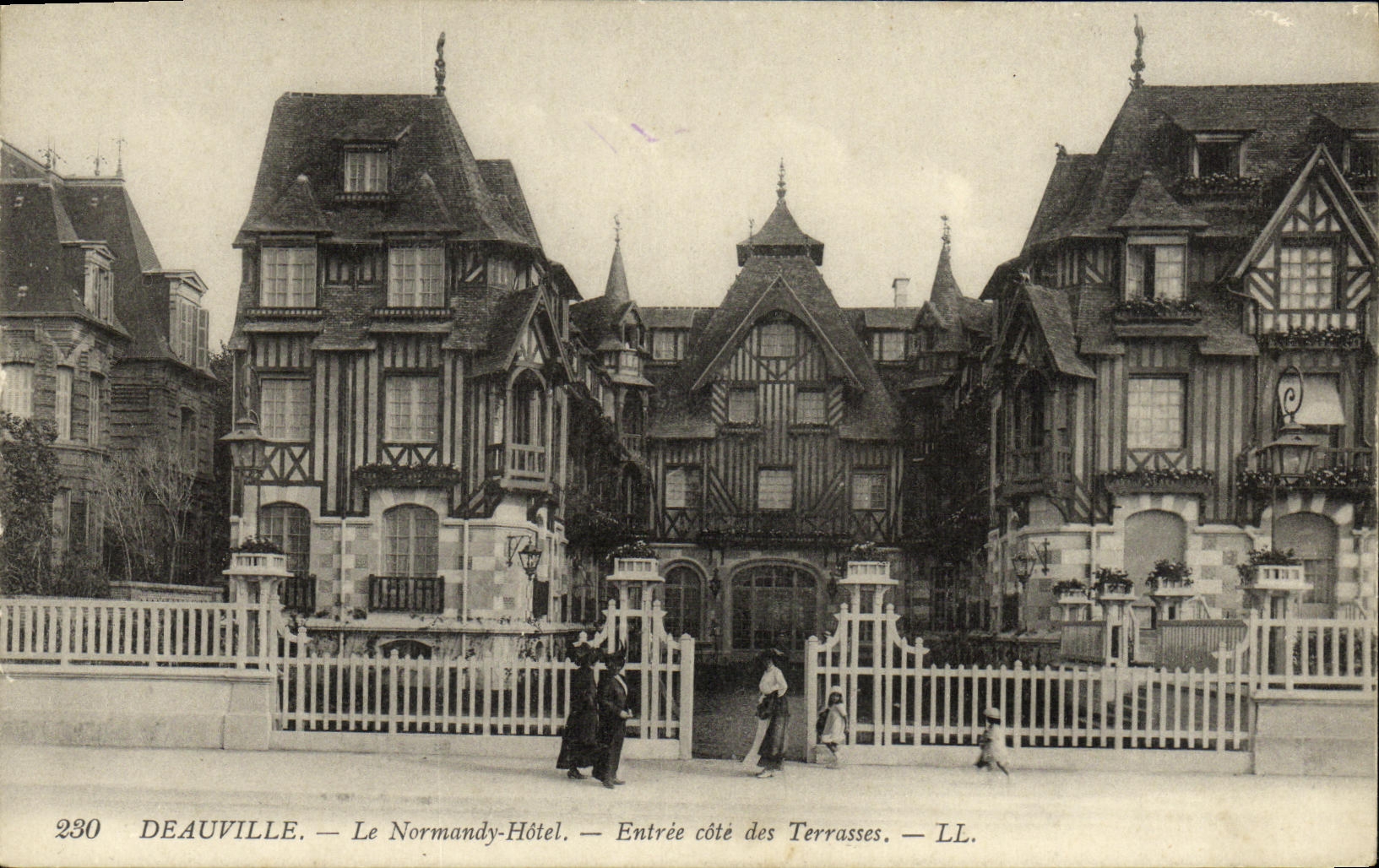 VINTAGE POSTCARD Deauville Normandy Hotel Entered dimension of the Terraces