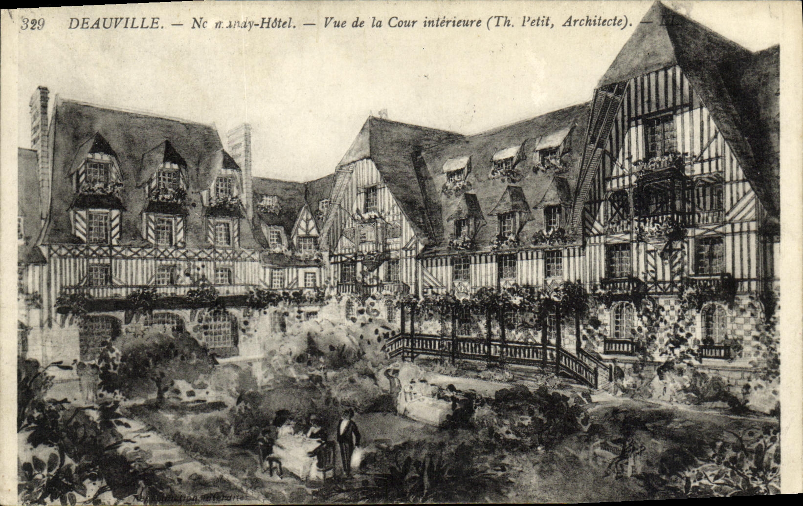 Hotel de Deauville Normandia de la POSTAL de la VENDIMIA visto de la corte interior