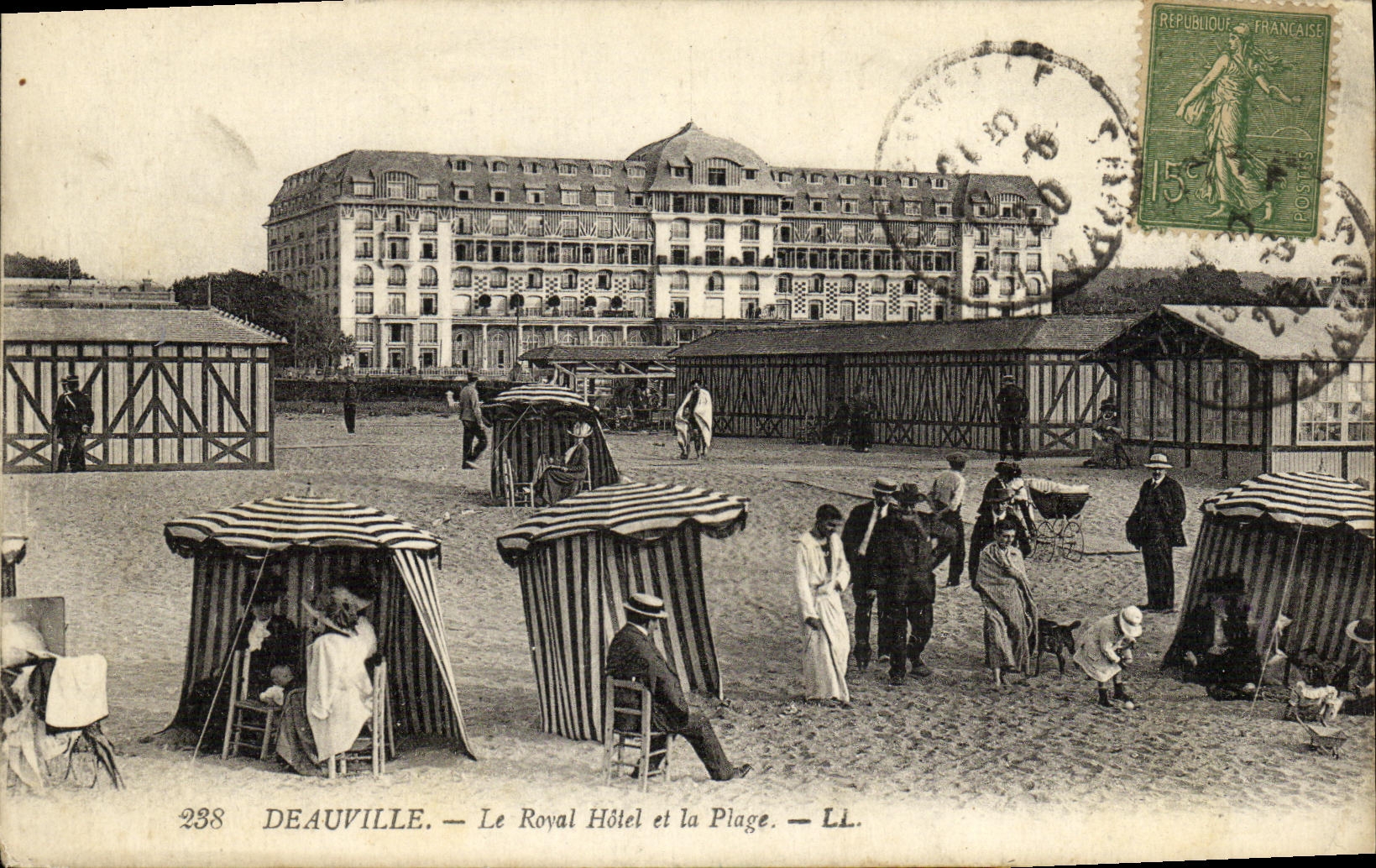 CPA Deauville Le Royal Hotel et la Plage