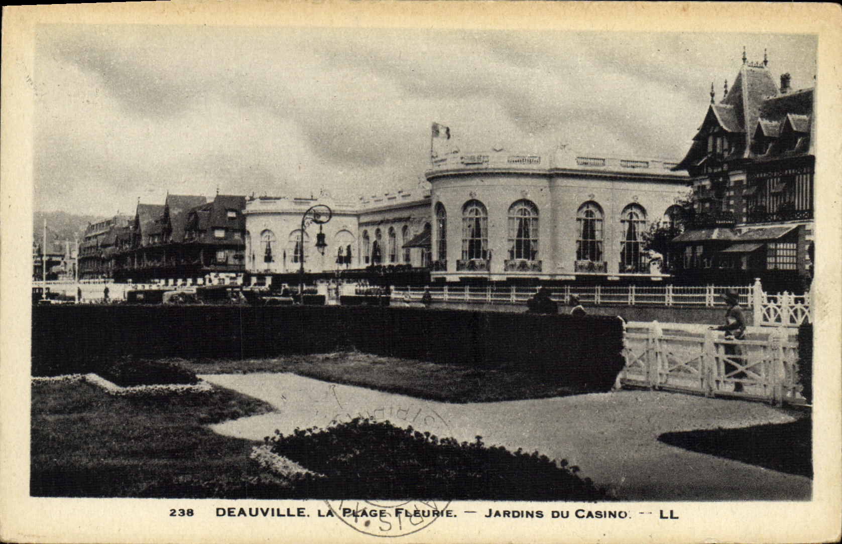 CPA Deauville La Plage Fleurie Jardins du Casino