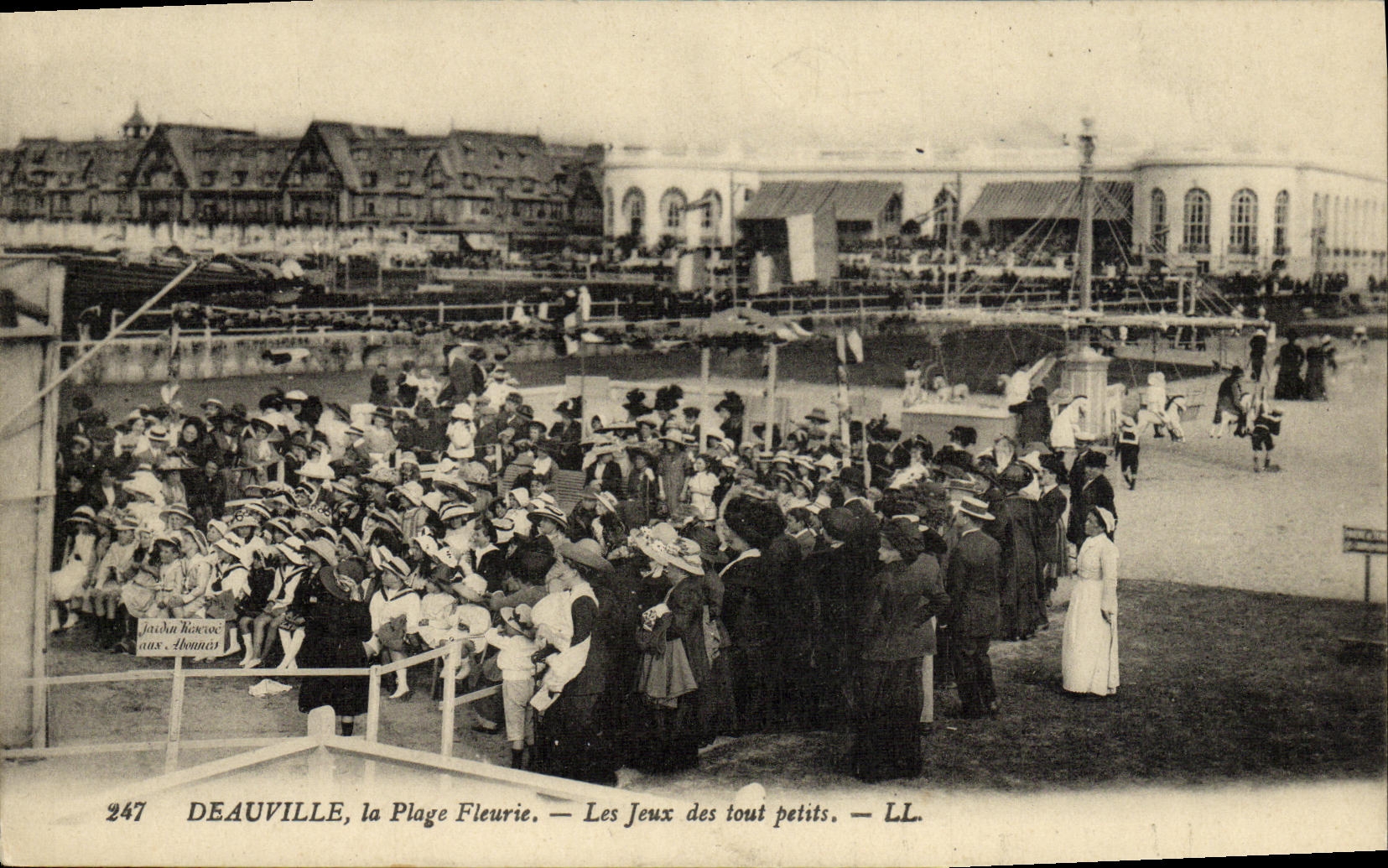 POSTAL Deauville de la VENDIMIA los pequenos juegos florecidos de la playa del conjunto