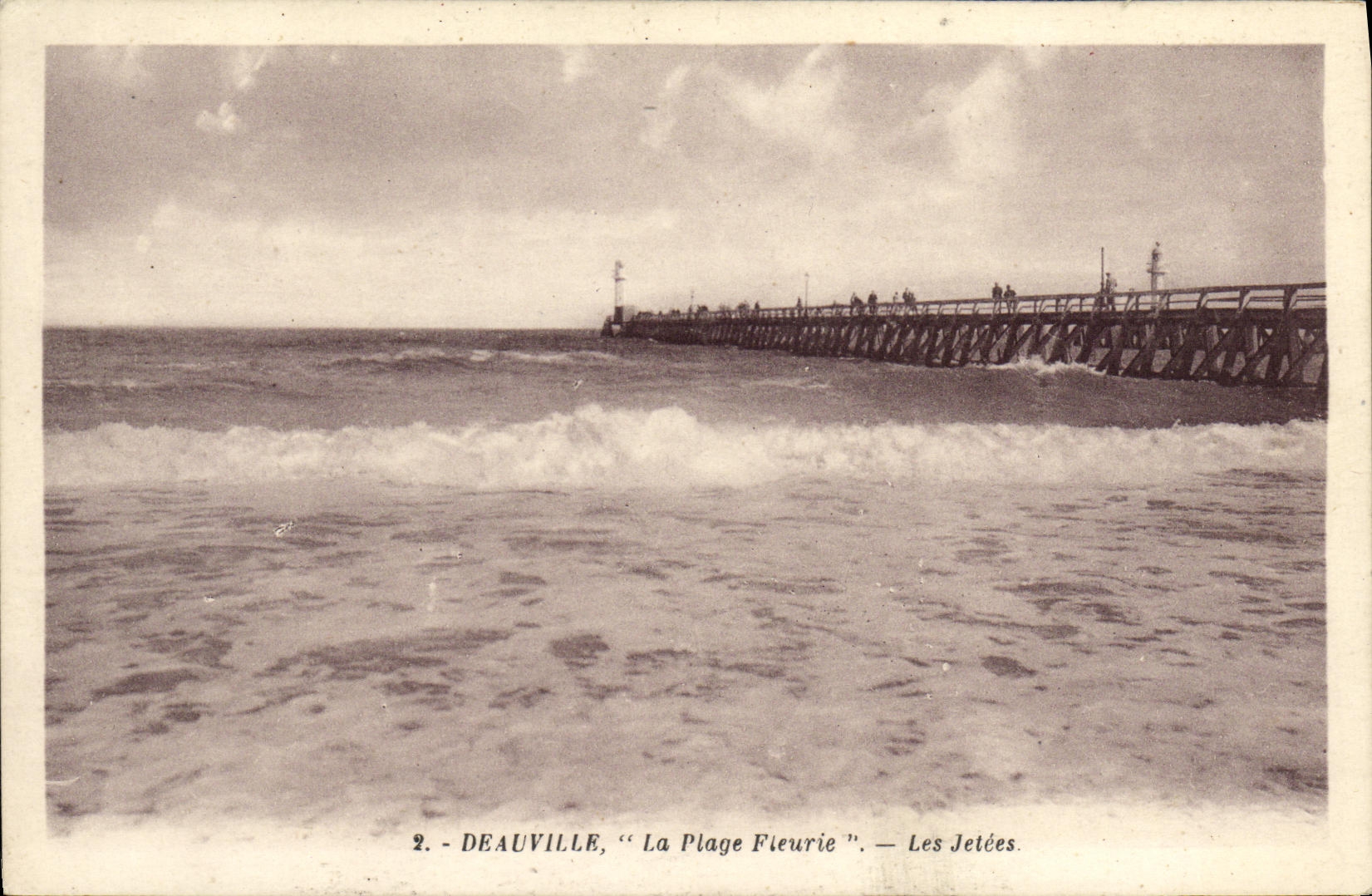POSTAL Deauville de la VENDIMIA los embarcaderos florecidos de la playa