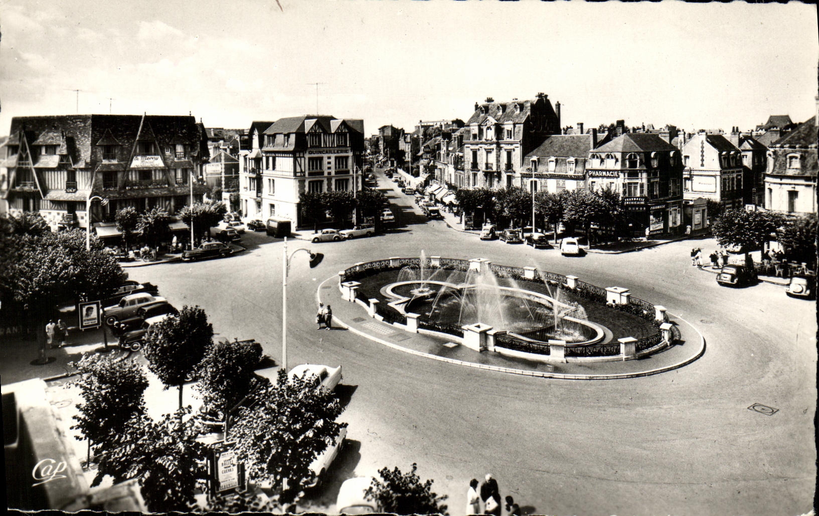 La POSTAL Deauville de la VENDIMIA florecio el lugar de la playa de Morny