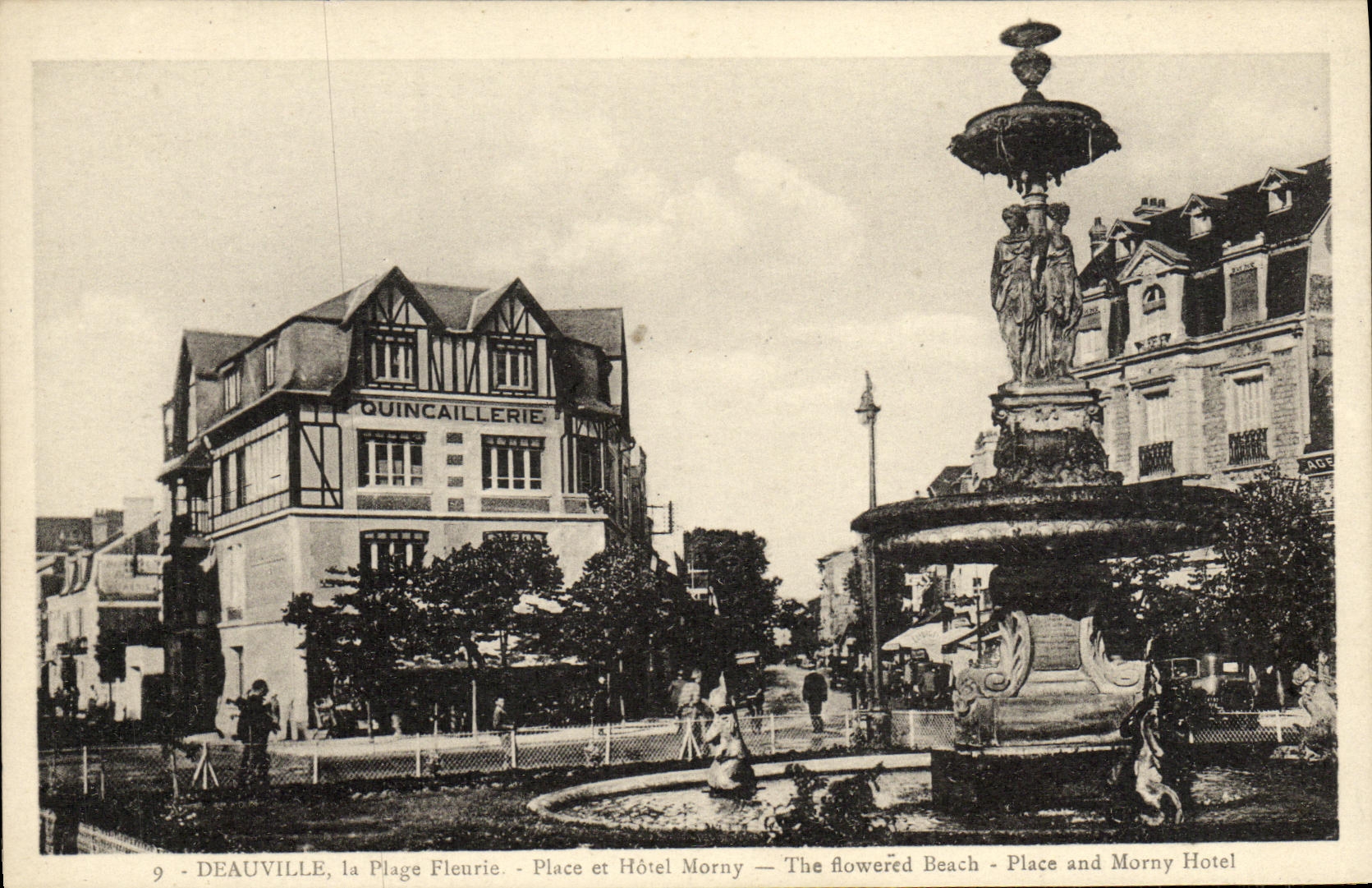 CPA Deauville La Plage Fleurie Place et Hotel Morny