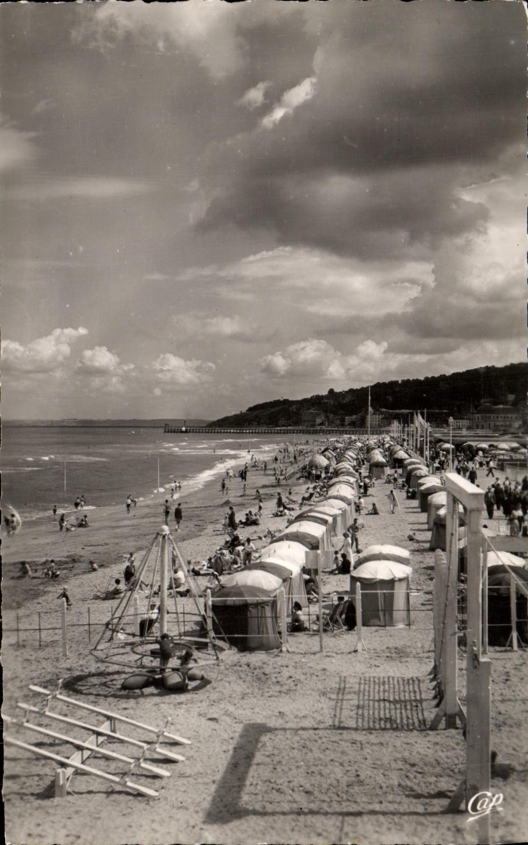 CPA Deauville La Plage Fleurie La Plge a maree haute