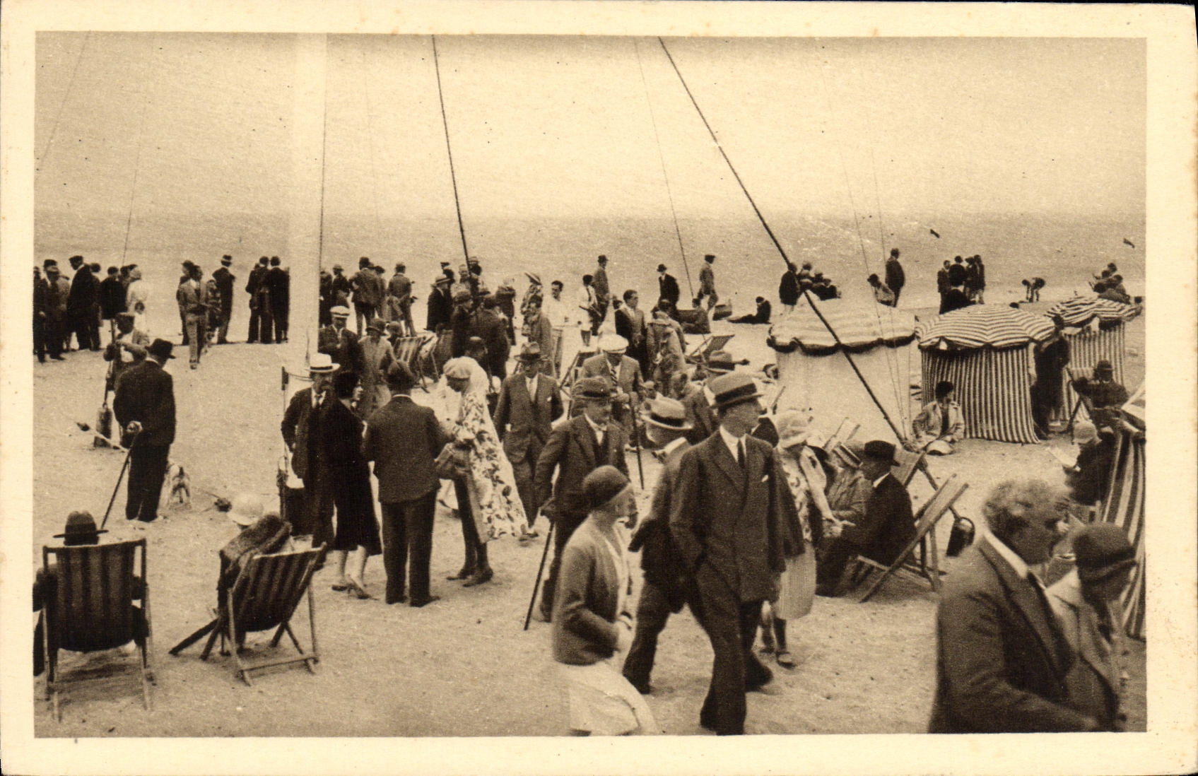 CPA Deauville La Plage Fleurie La Plage