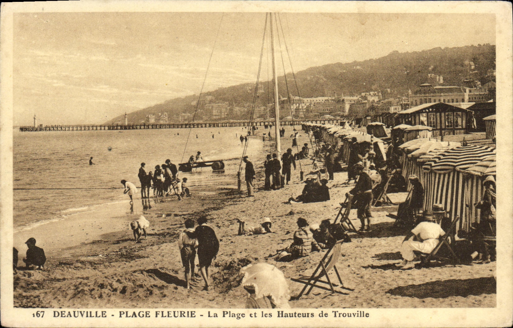 Playa florecida Deauville de la POSTAL de la VENDIMIA la playa y las alturas de Trouville
