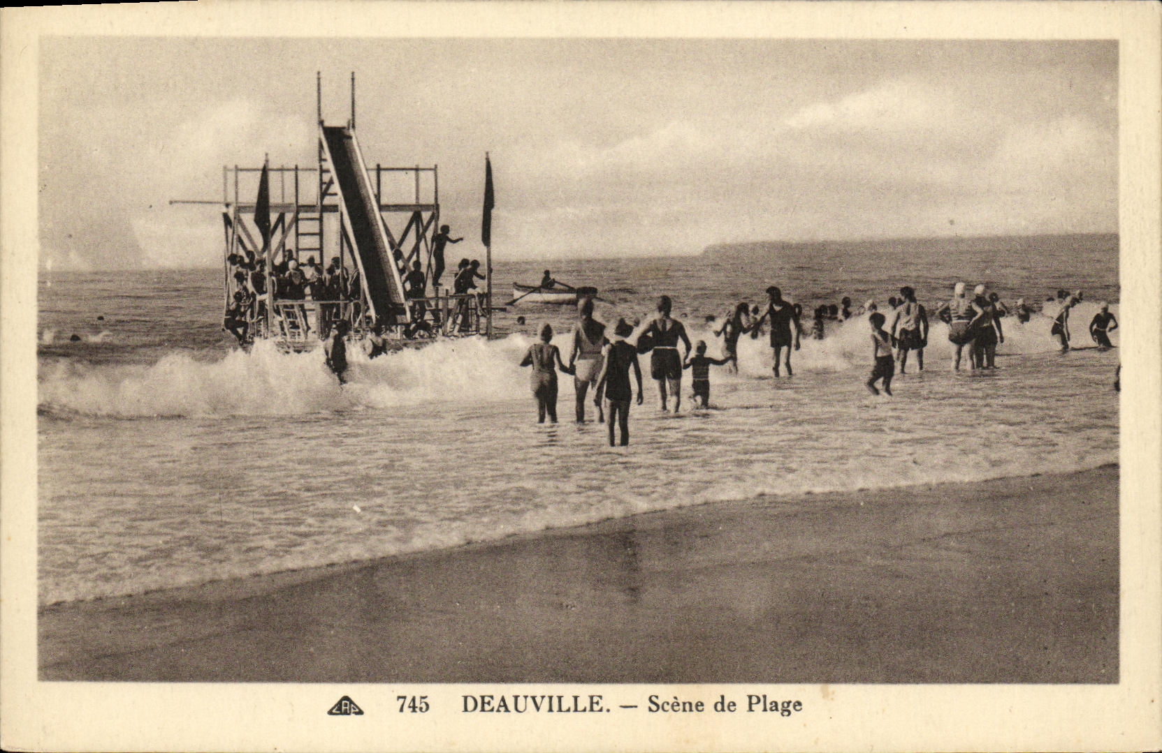 CPA Deauville Scene de Plage 