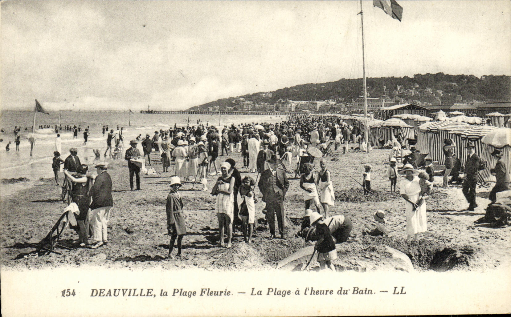 CPA Deauville La Plage Fleurie La Plage a l heure du Bain