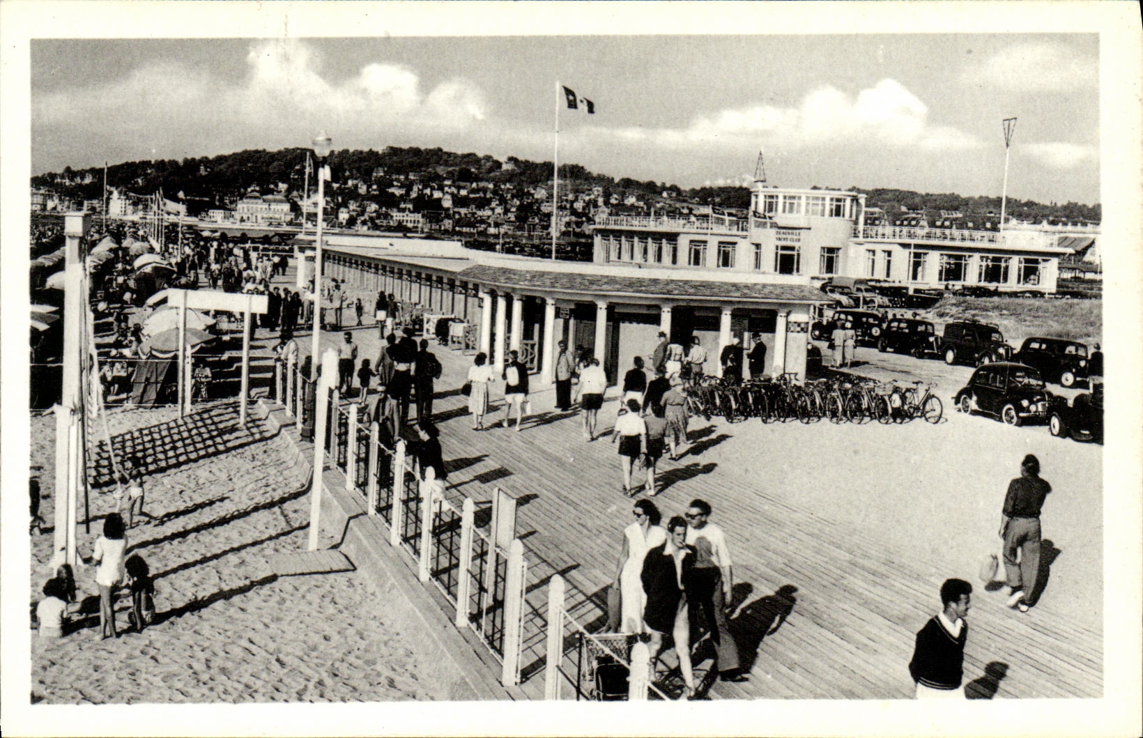 La POSTAL Deauville de la VENDIMIA la playa florecio a las cabinas de los tableros de la vision y a club de yate