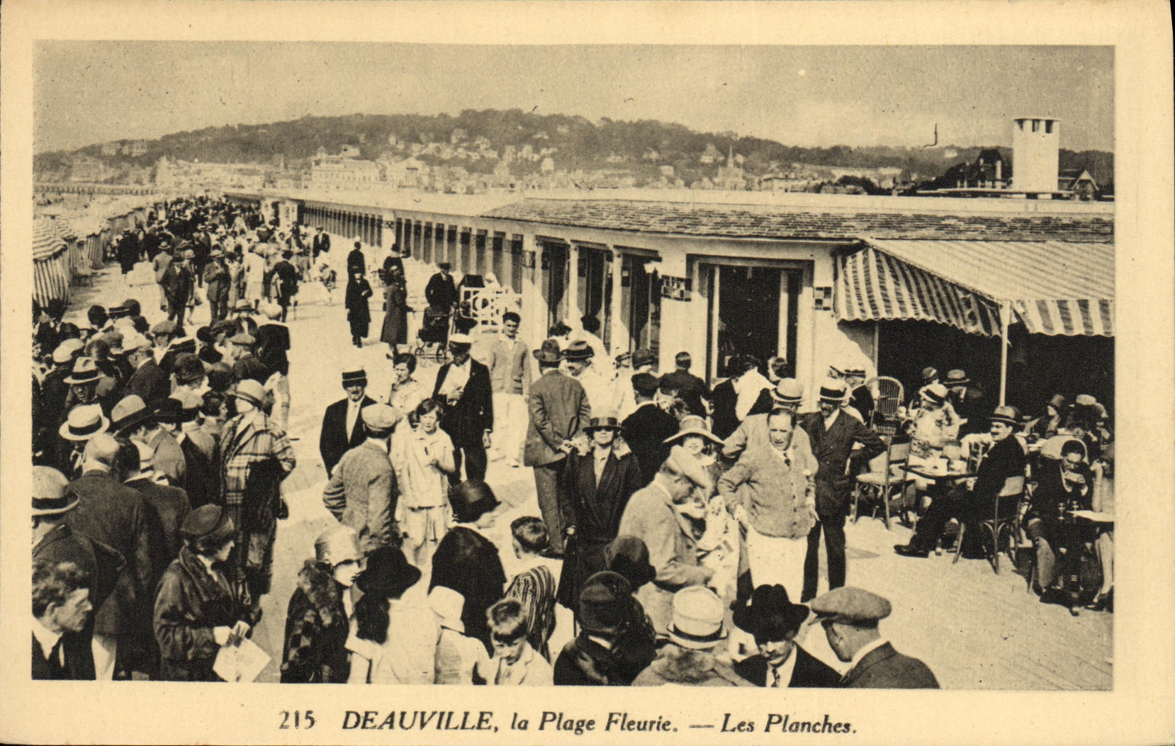 CPA Deauville La Plage Fleurie Les Planches