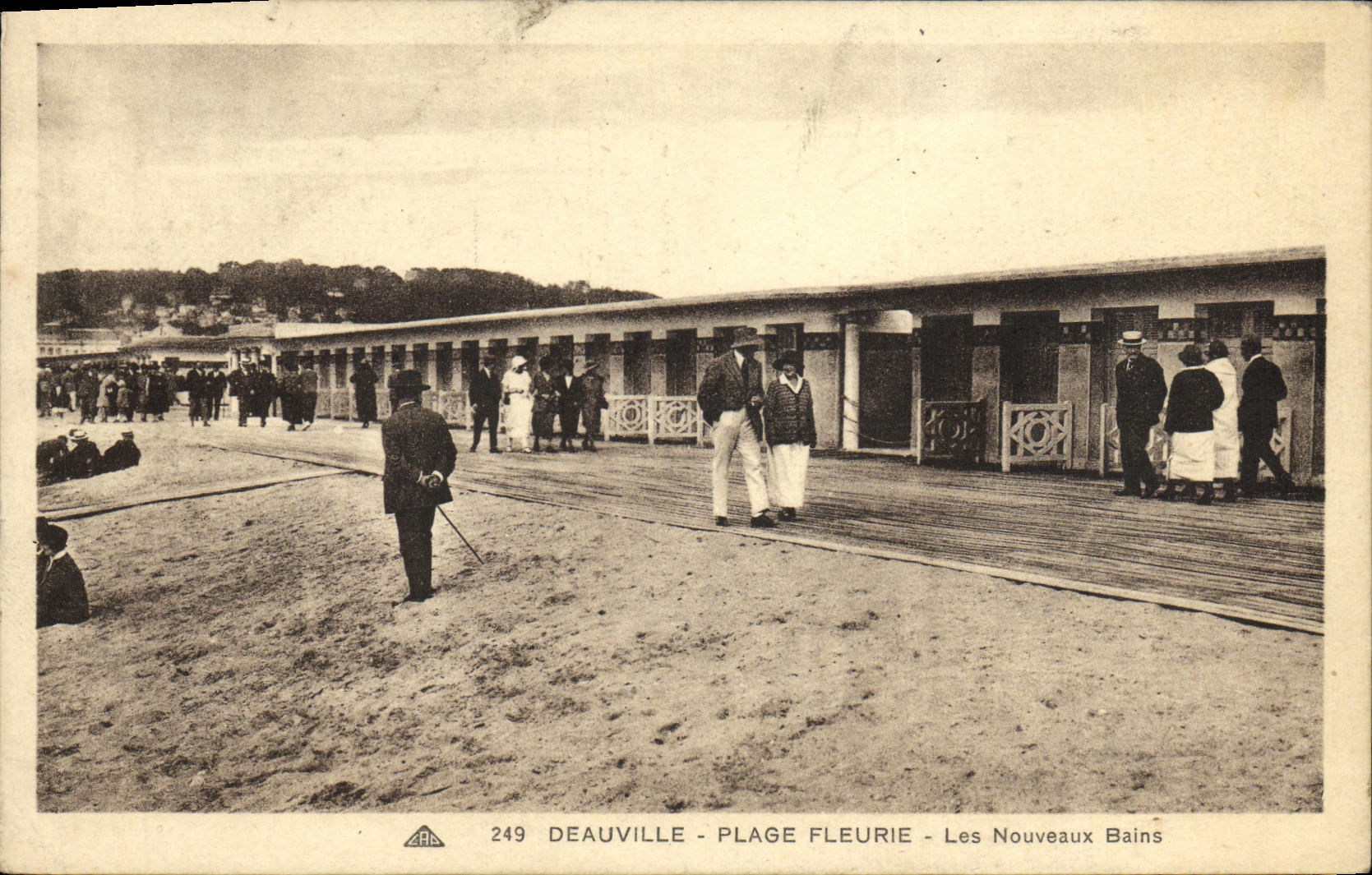 CPA Deauville Plage Fleurie Les Nouveaux Bains